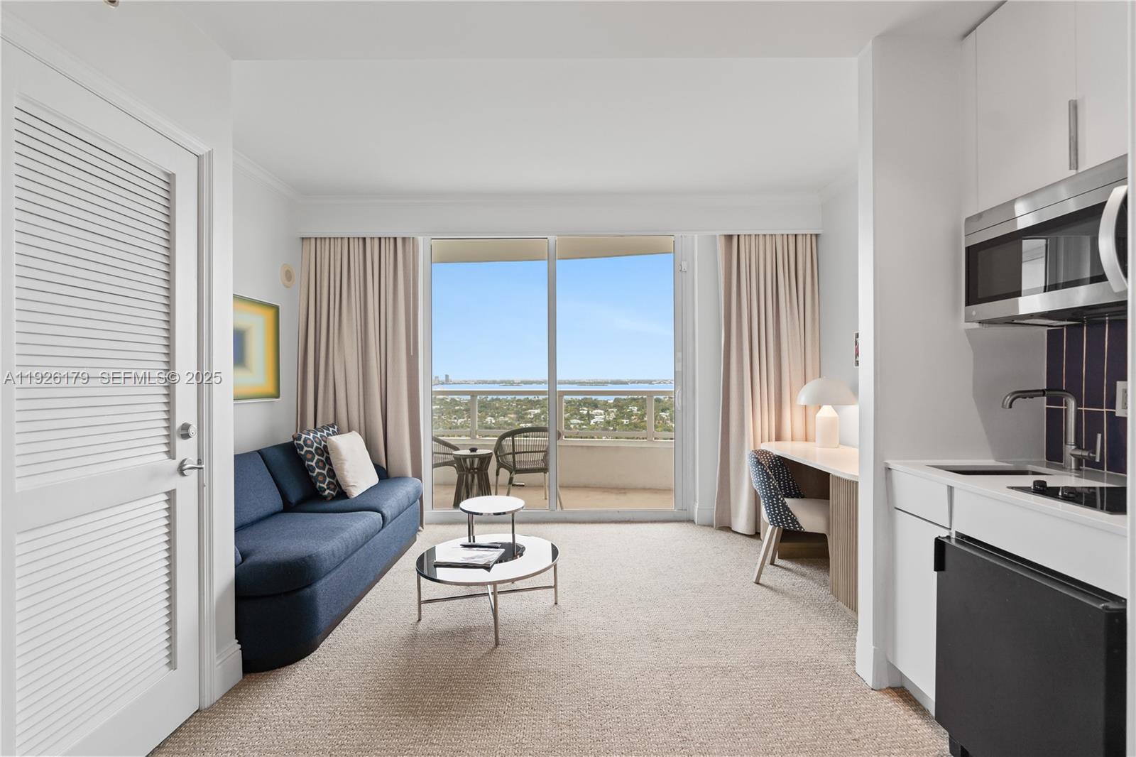 4401 Collins Ave #2517 Miami Beach, FL 33140