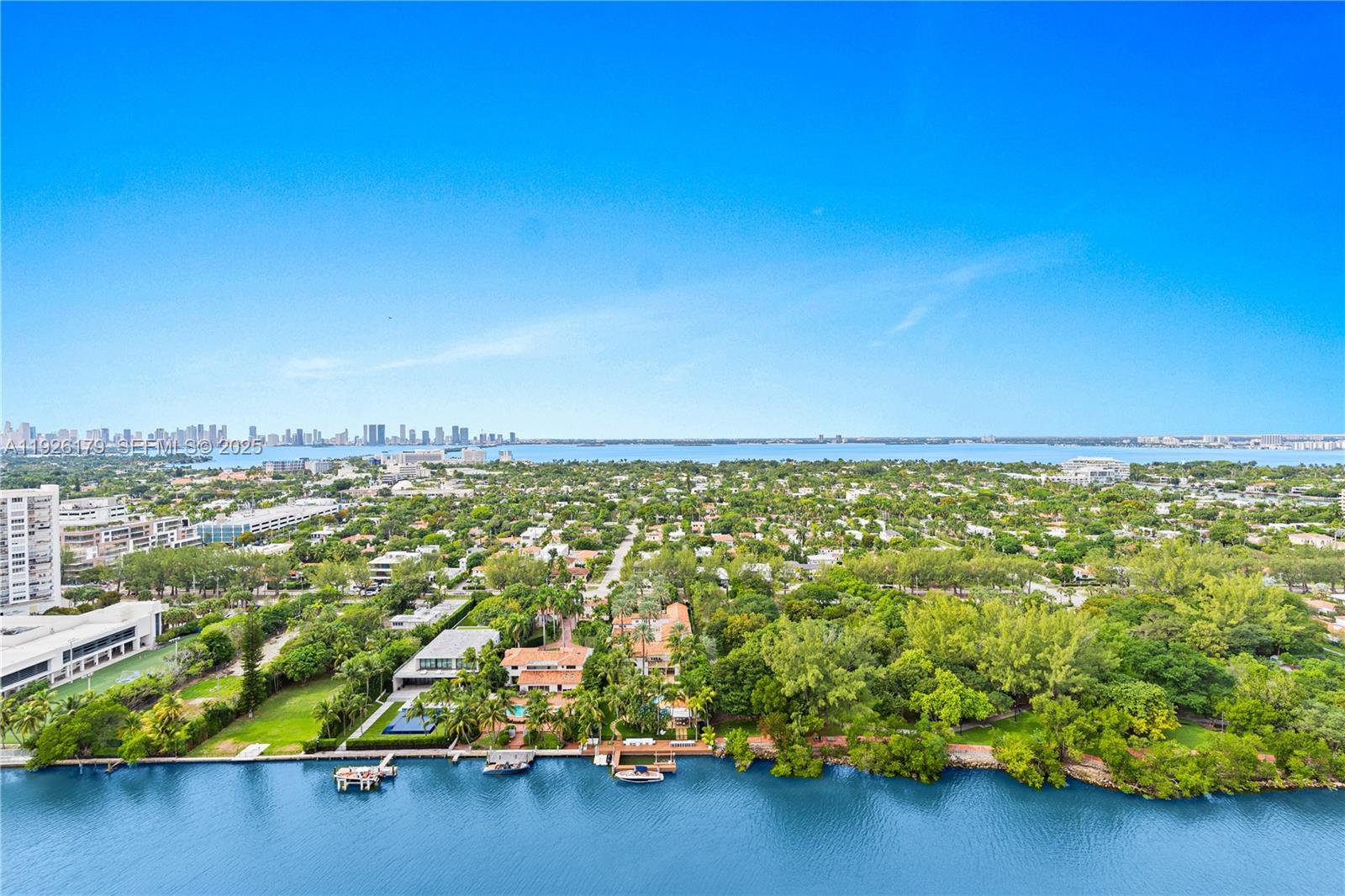 4401 Collins Ave #2517 Miami Beach, FL 33140