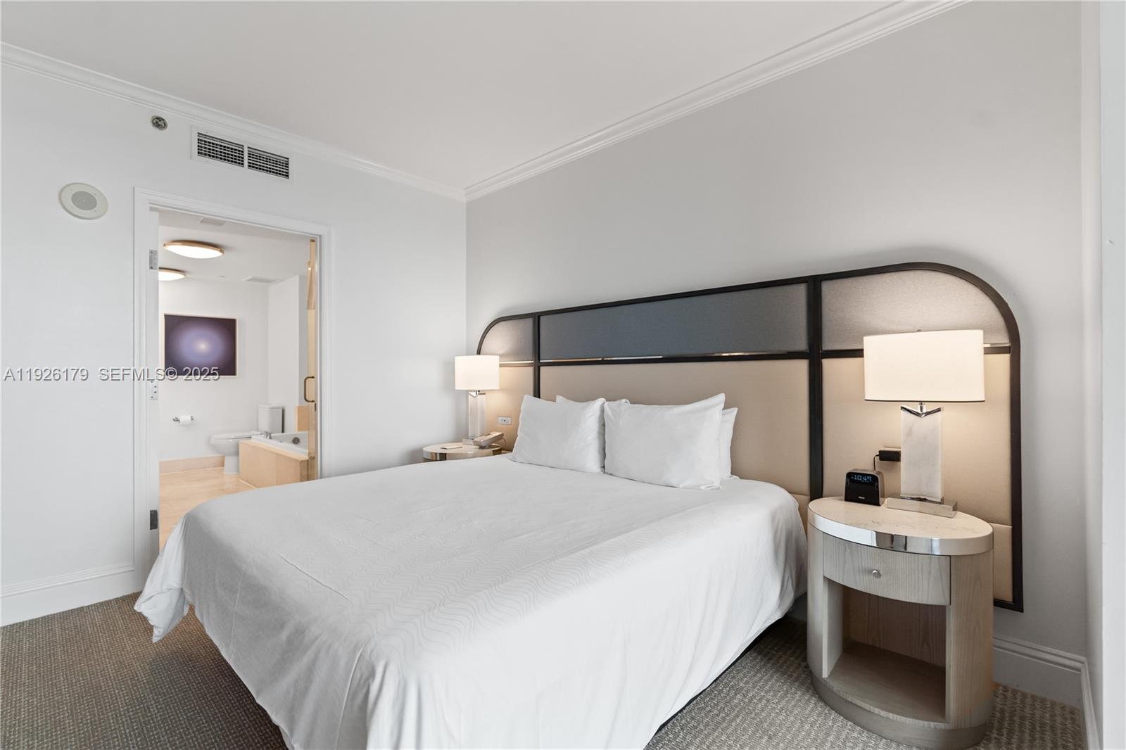 4401 Collins Ave #2517 Miami Beach, FL 33140