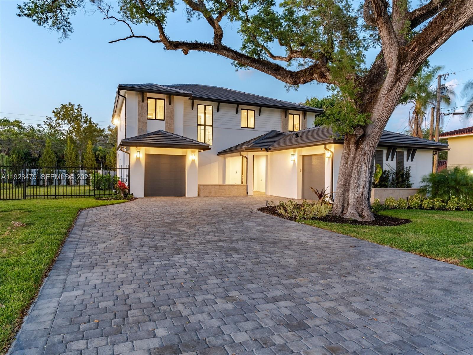 7285 SW 72nd Ter Miami, FL 33143