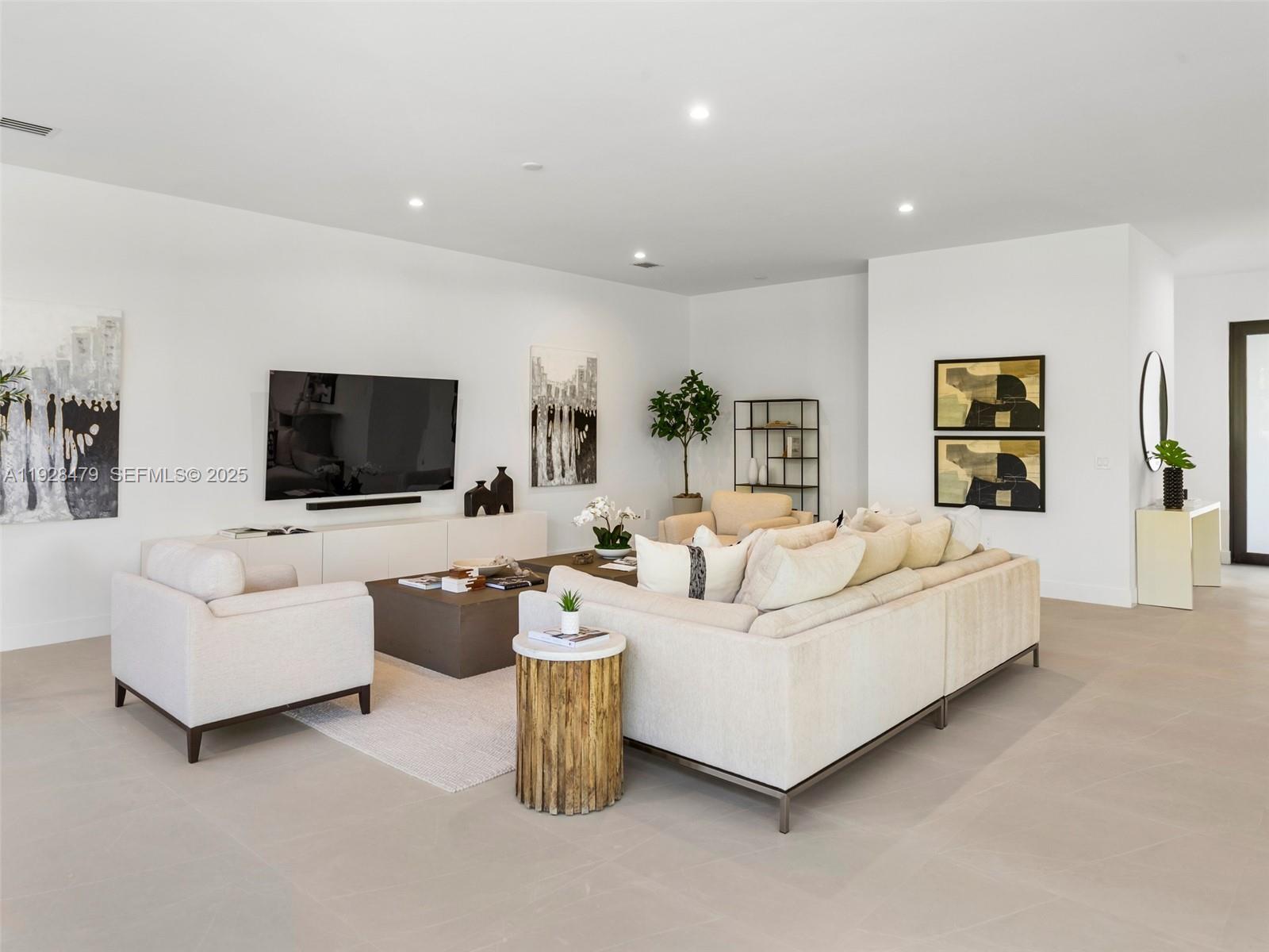 7285 SW 72nd Ter Miami, FL 33143