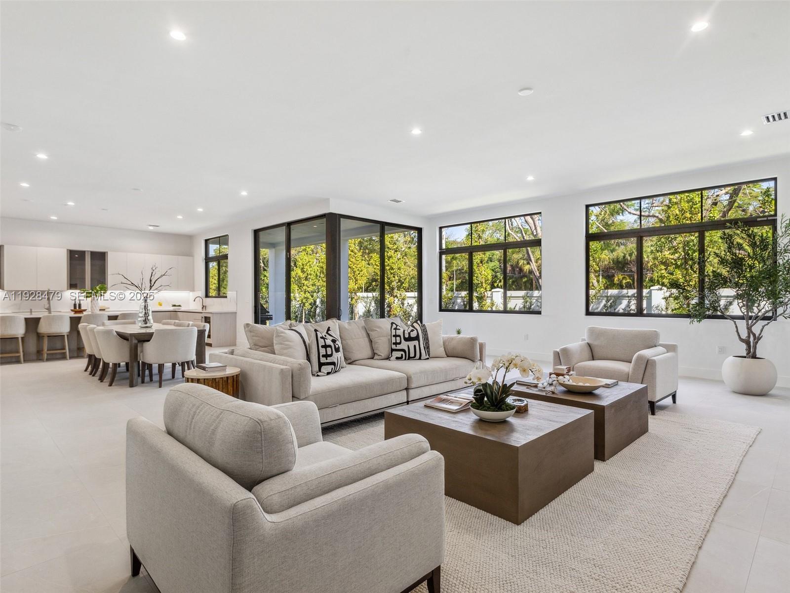 7285 SW 72nd Ter Miami, FL 33143