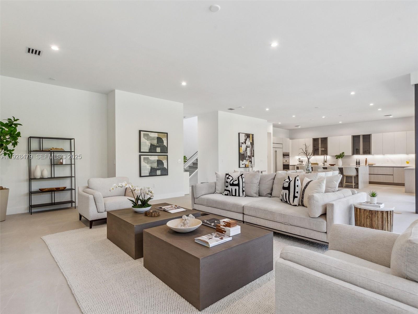 7285 SW 72nd Ter Miami, FL 33143