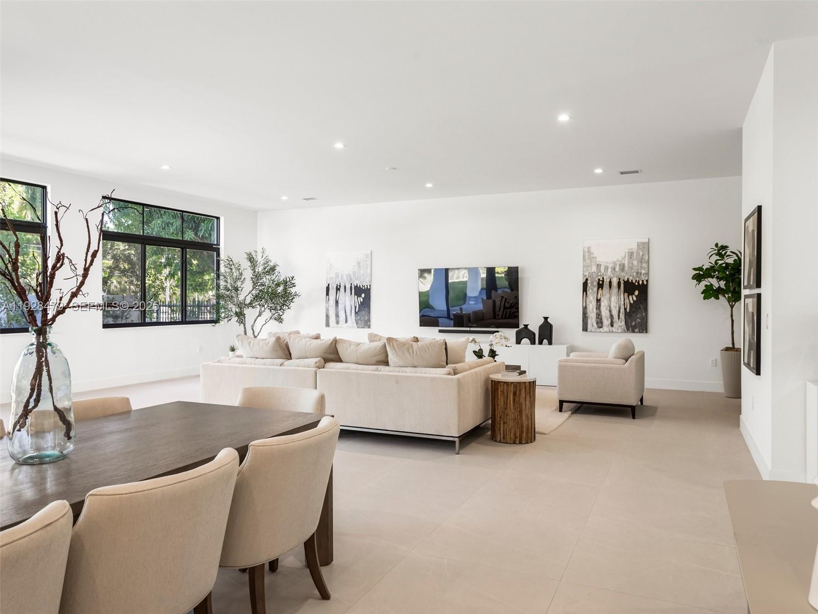 7285 SW 72nd Ter Miami, FL 33143