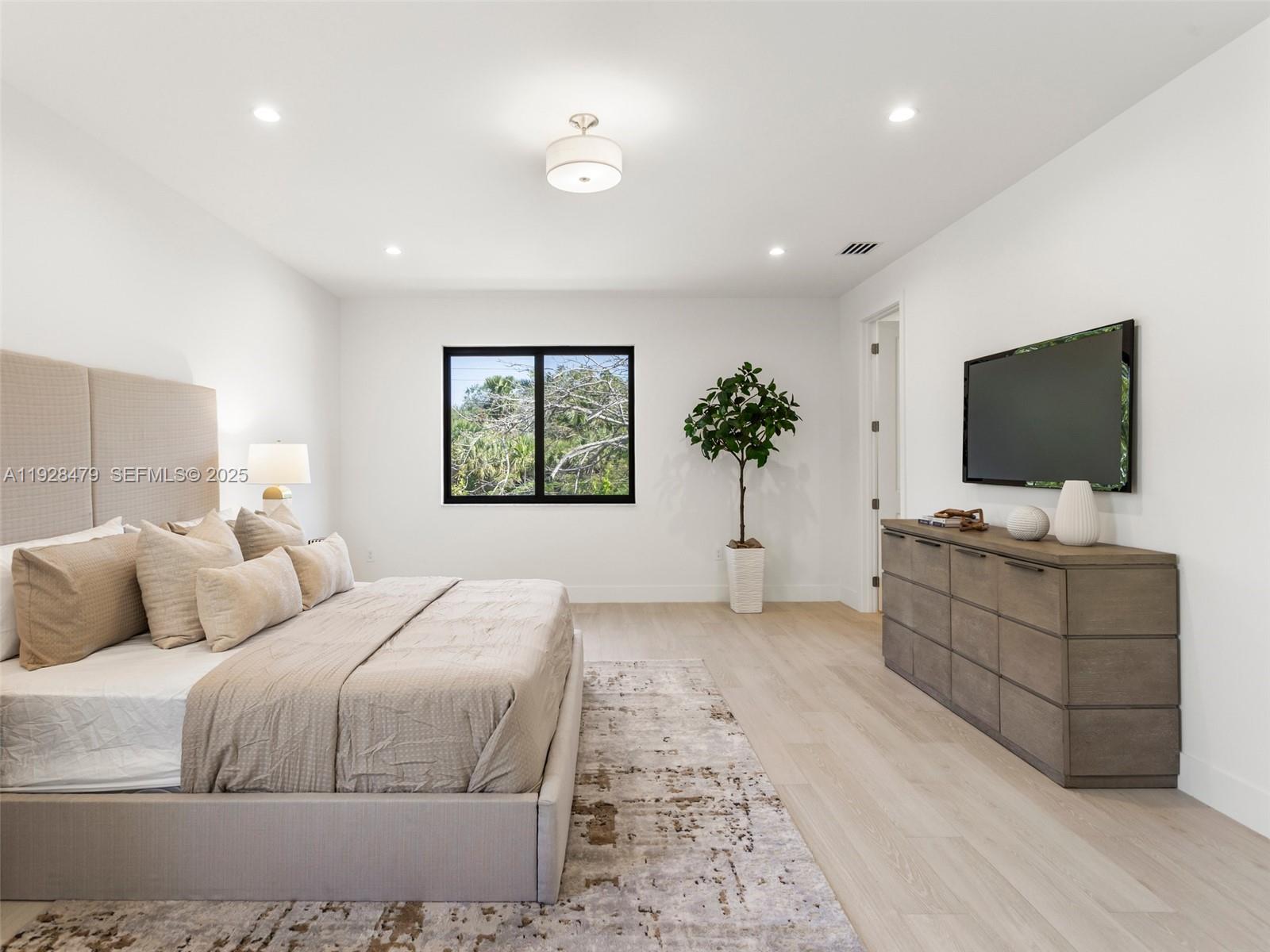 7285 SW 72nd Ter Miami, FL 33143