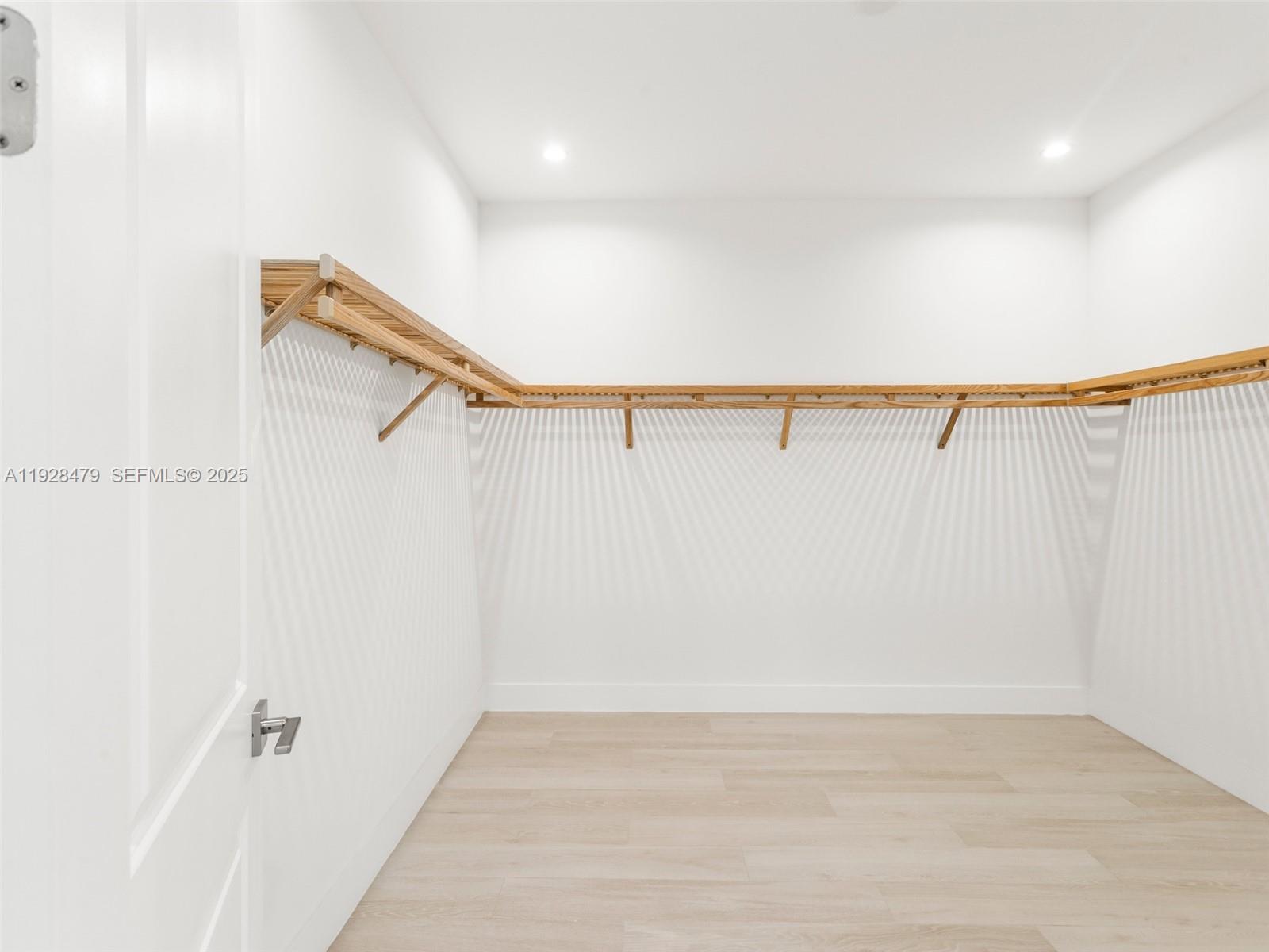 7285 SW 72nd Ter Miami, FL 33143