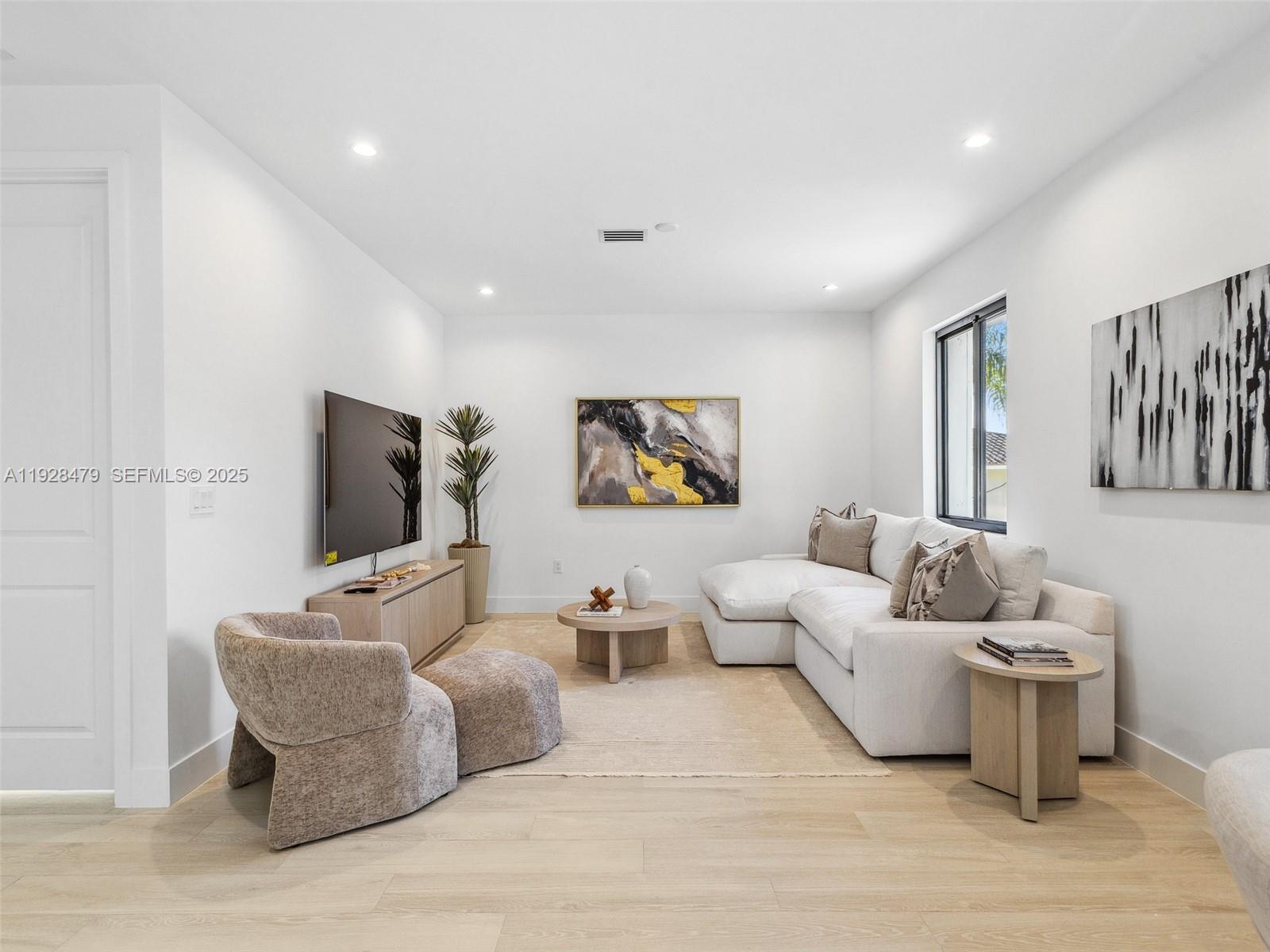 7285 SW 72nd Ter Miami, FL 33143