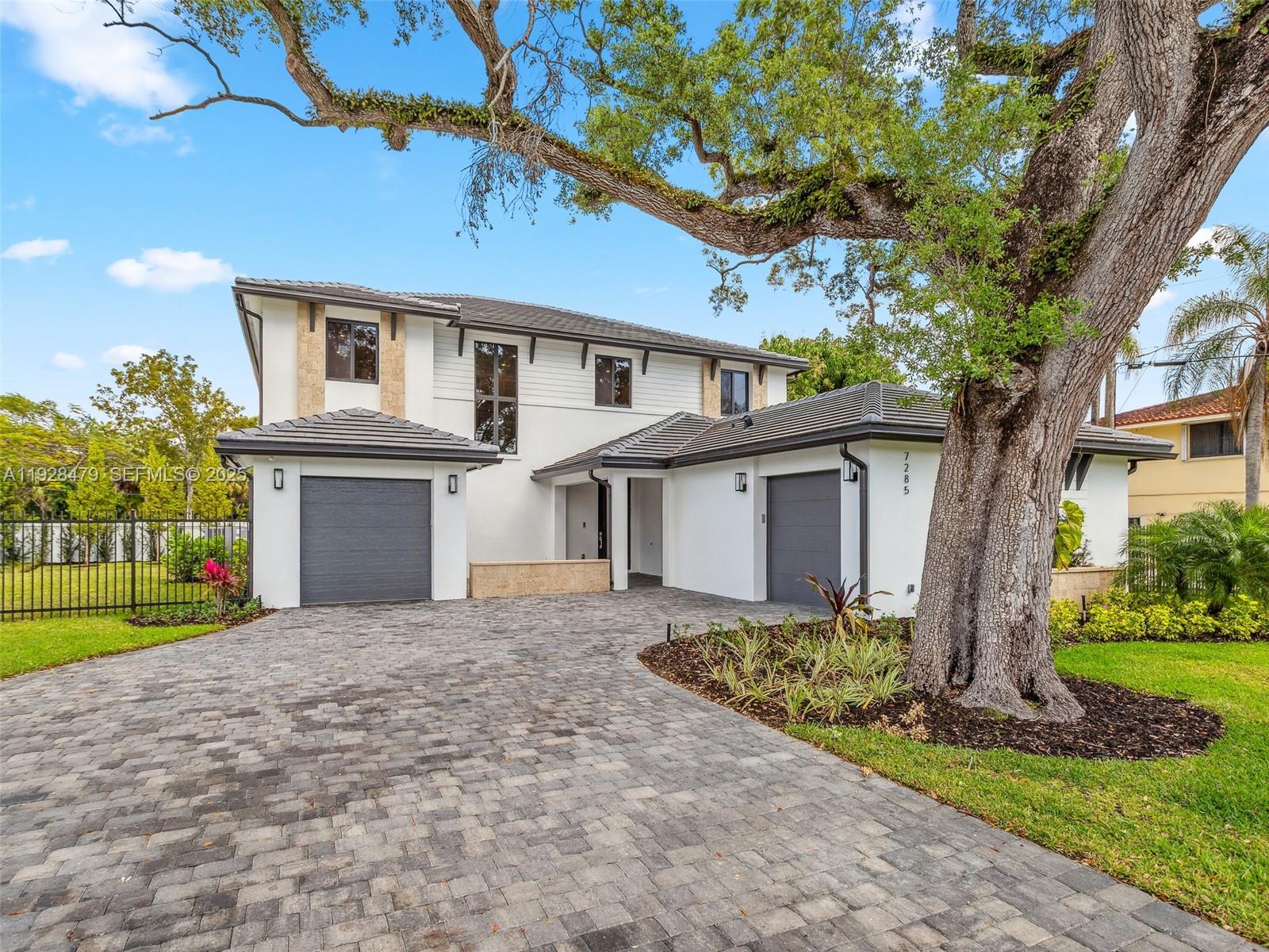 7285 SW 72nd Ter Miami, FL 33143