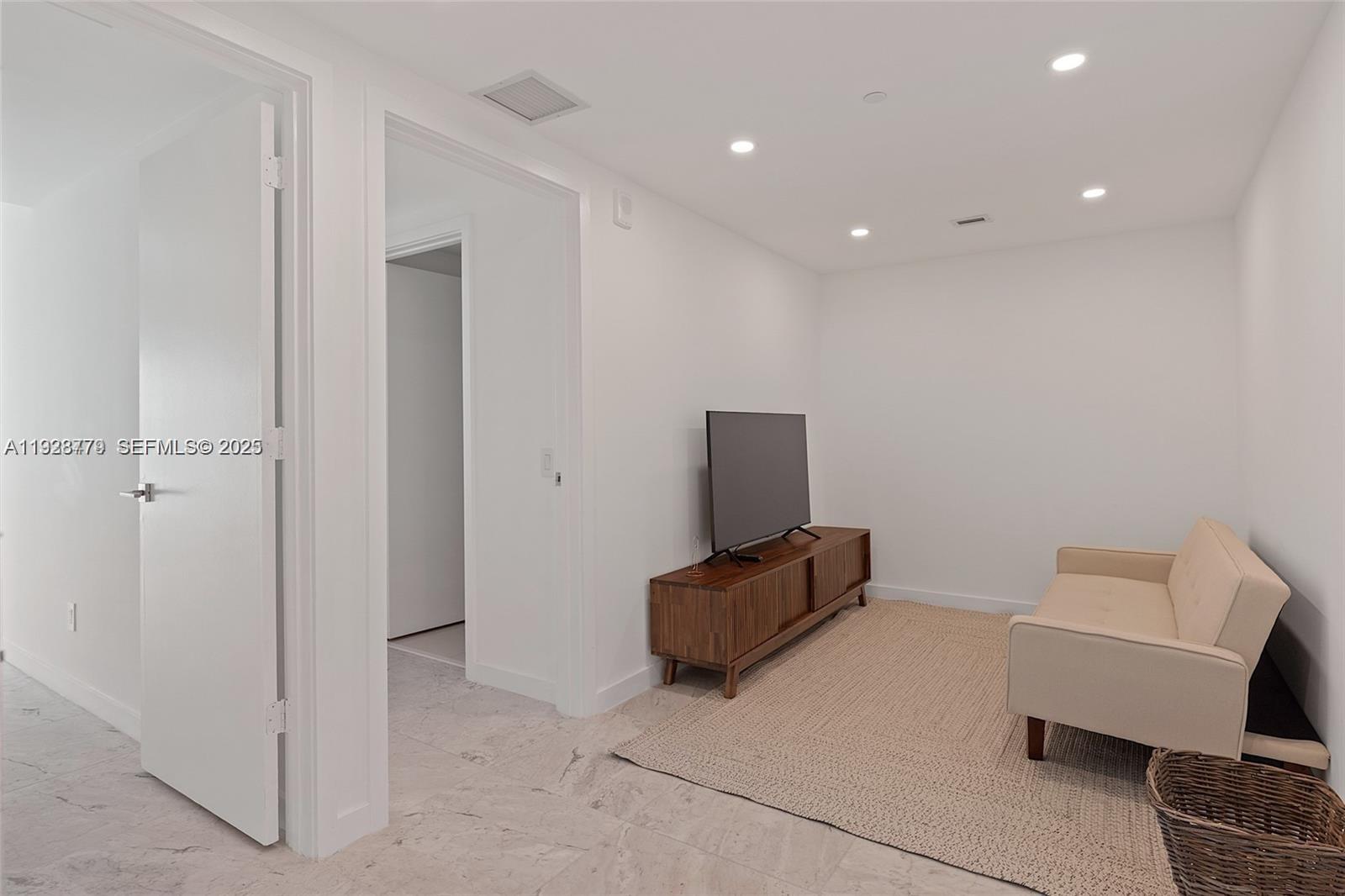 3131 NE 7th Ave #2203 Miami, FL 33137