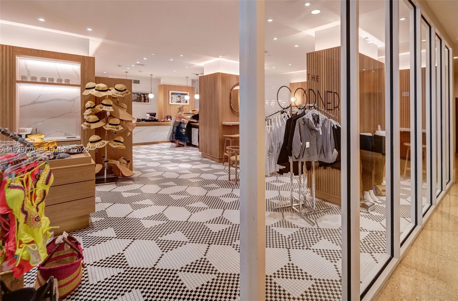 6801 Collins Ave #1110 (Door 1106) Miami Beach, FL 33141