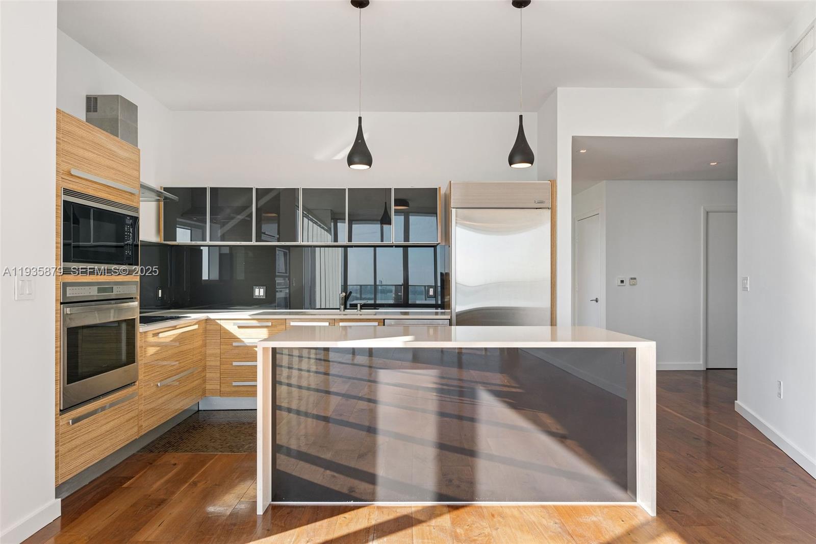 image Paramount Bay12