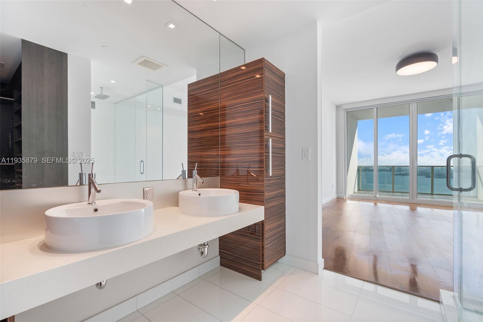 image Paramount Bay17