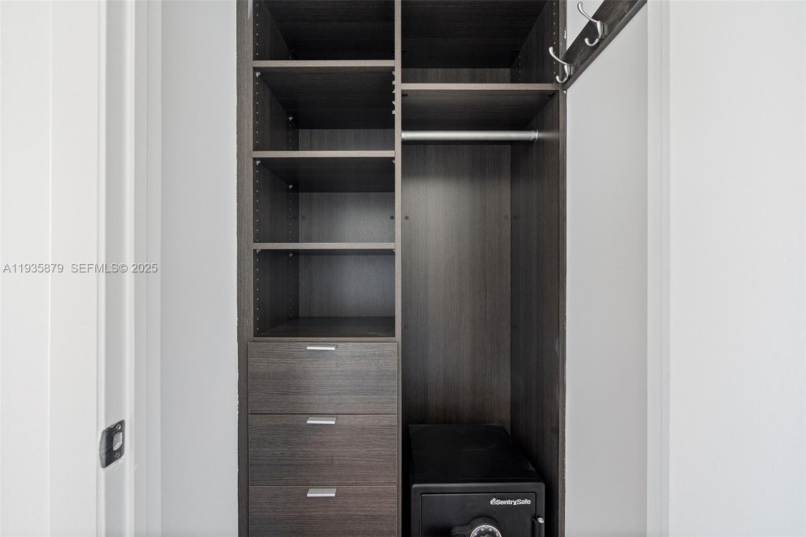 image Paramount Bay27