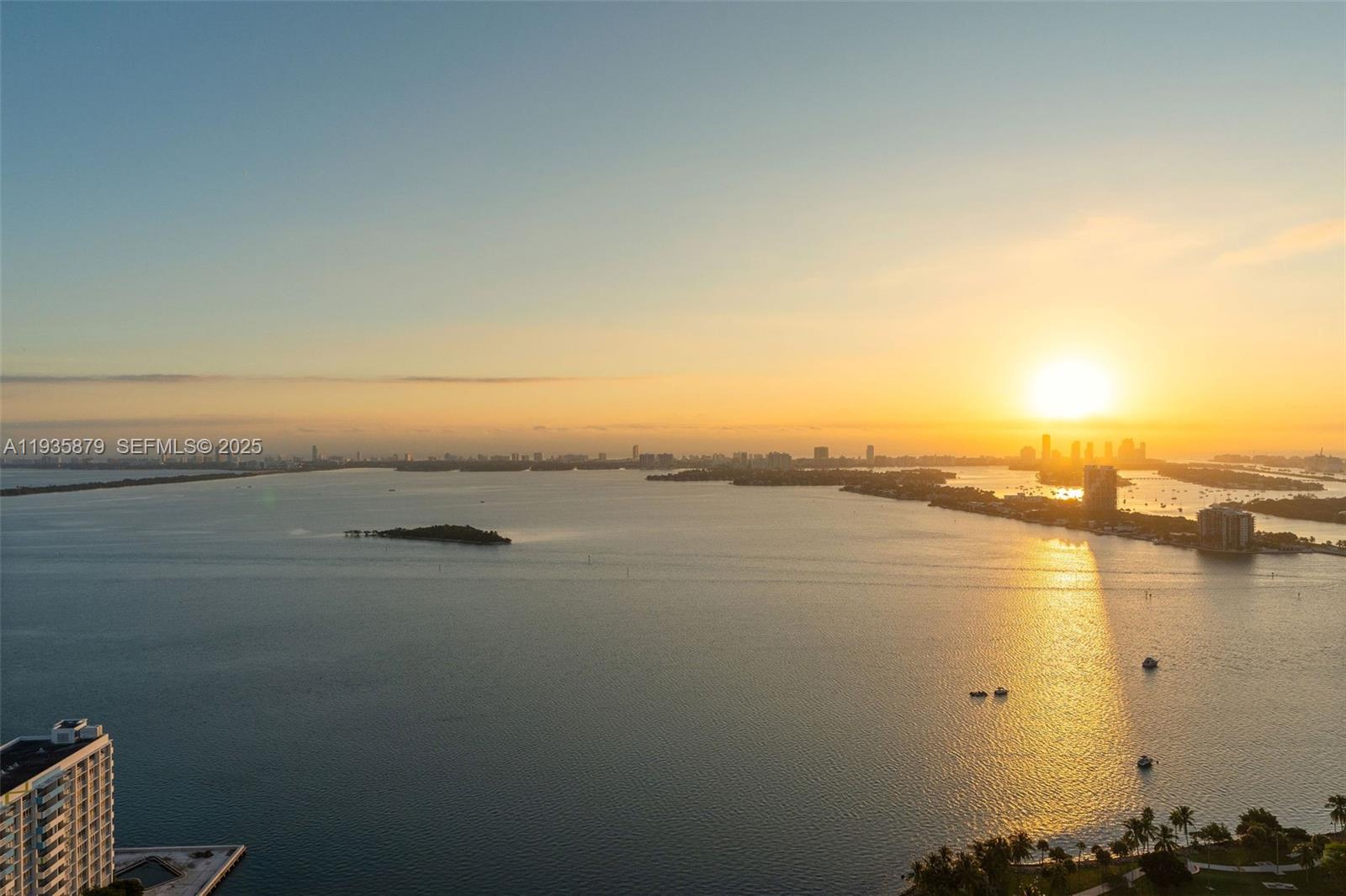 image Paramount Bay30