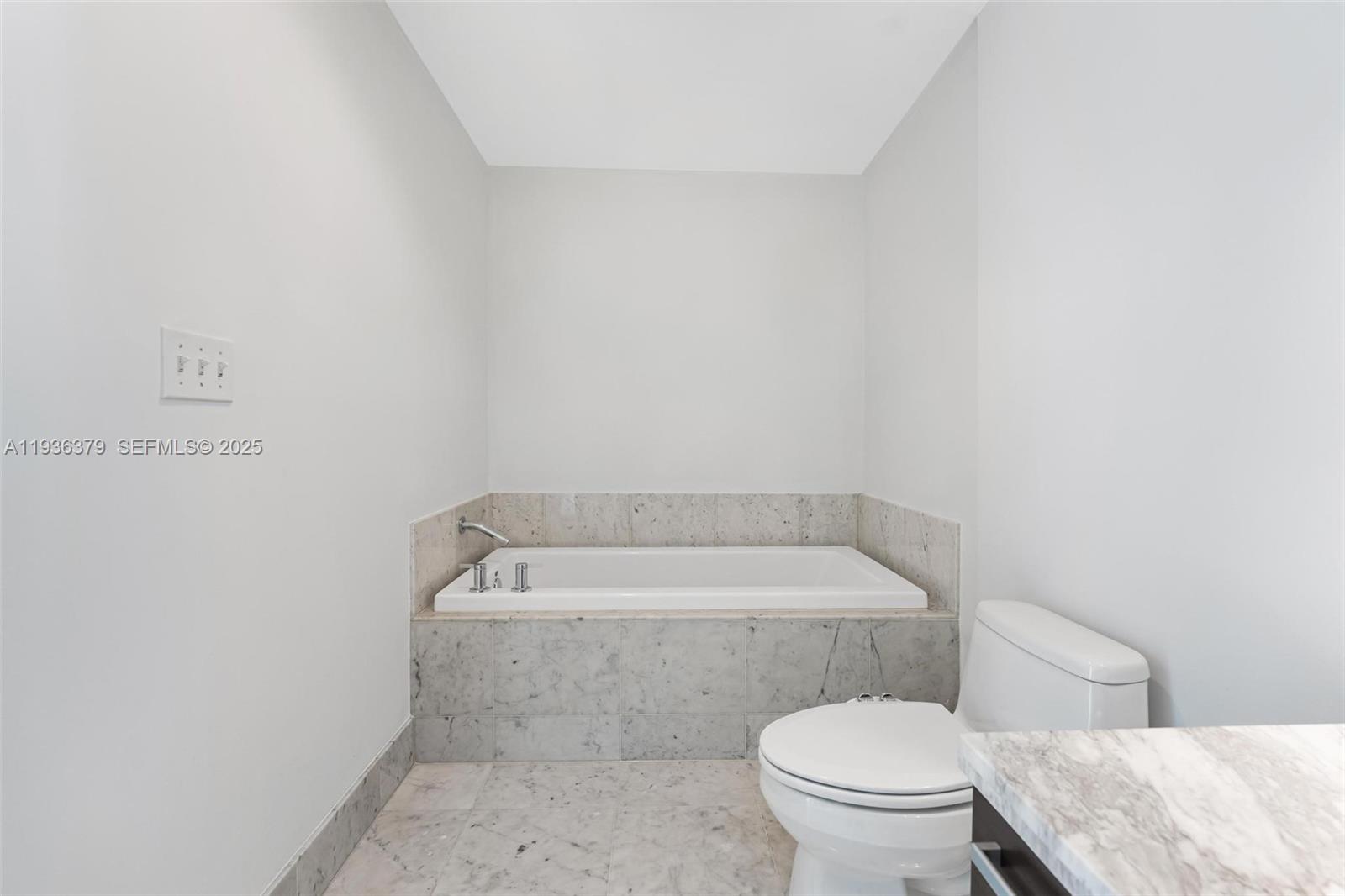 image Vizcayne North13