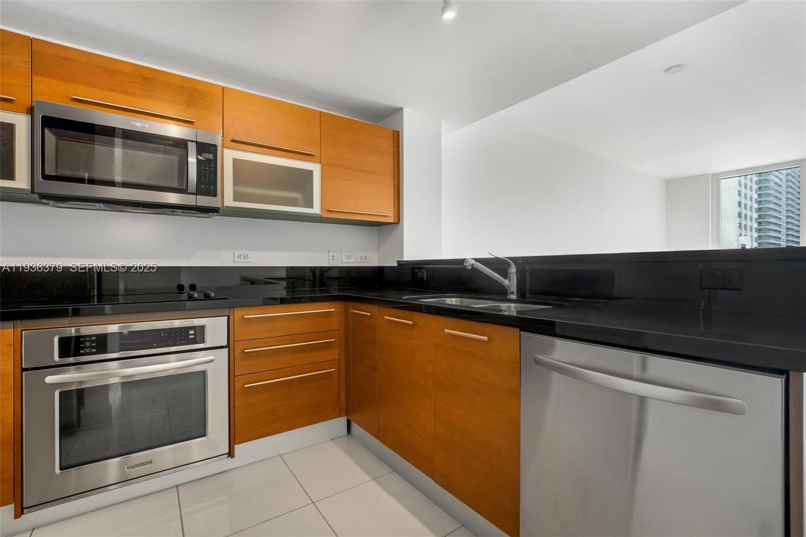 image Vizcayne North1