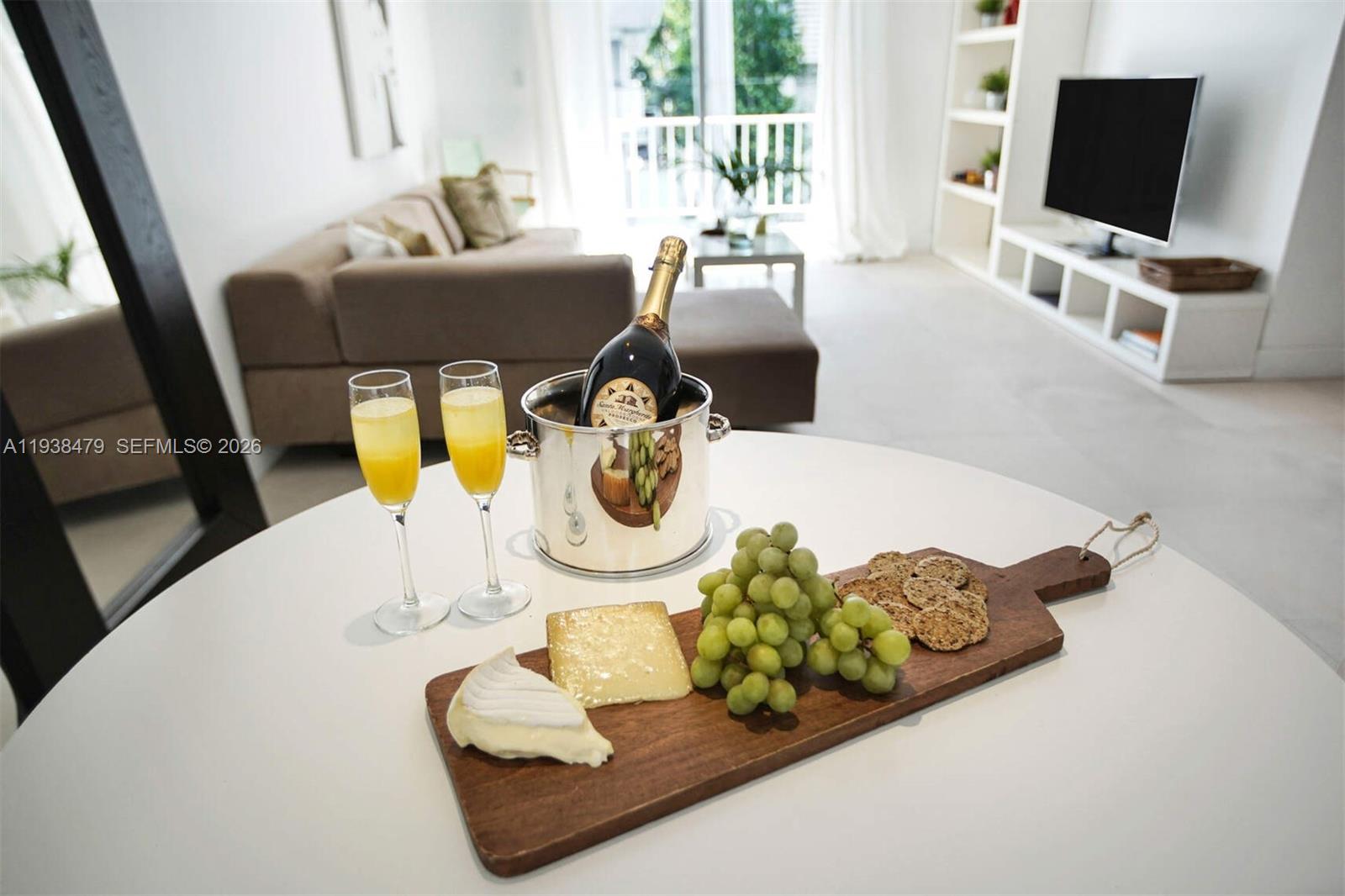 201 Jefferson Ave #2E Miami Beach, FL 33139