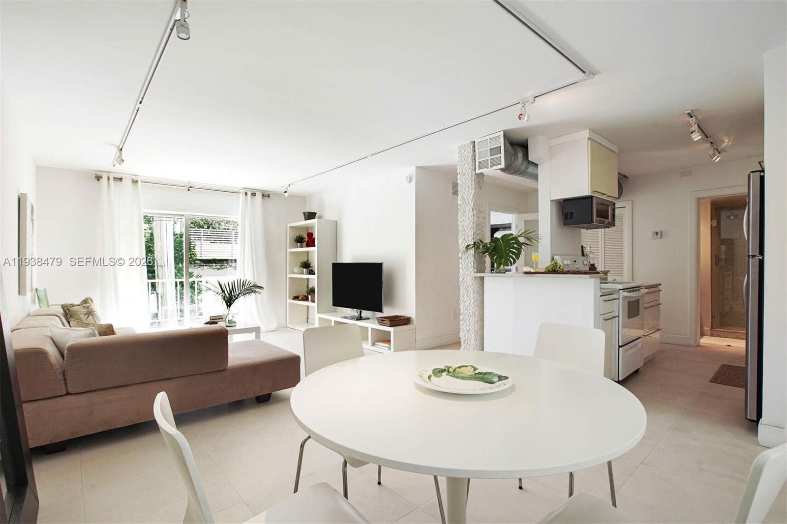 201 Jefferson Ave #2E Miami Beach, FL 33139