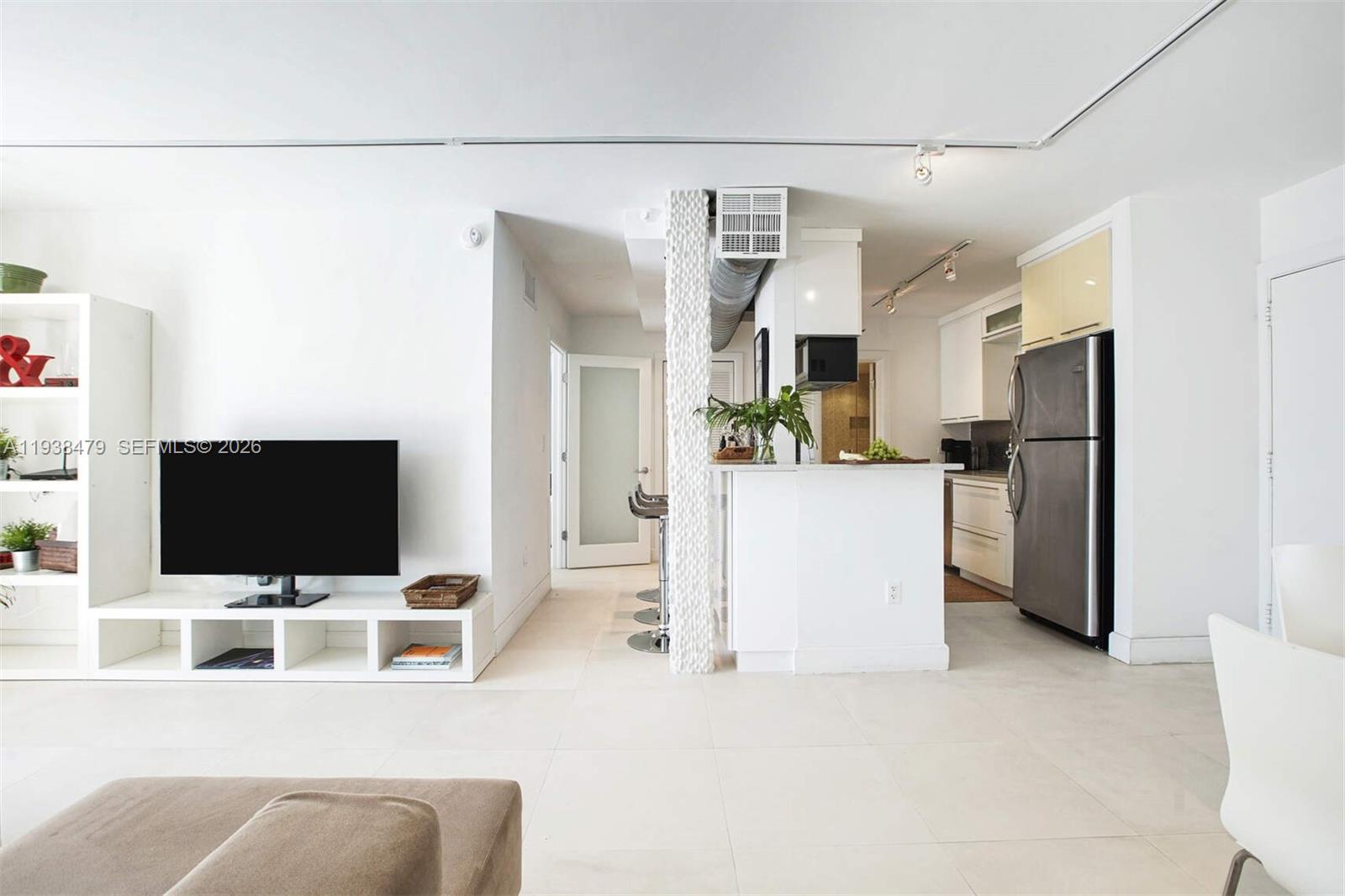 201 Jefferson Ave #2E Miami Beach, FL 33139