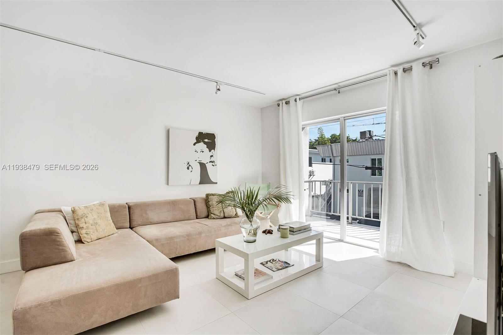 201 Jefferson Ave #2E Miami Beach, FL 33139