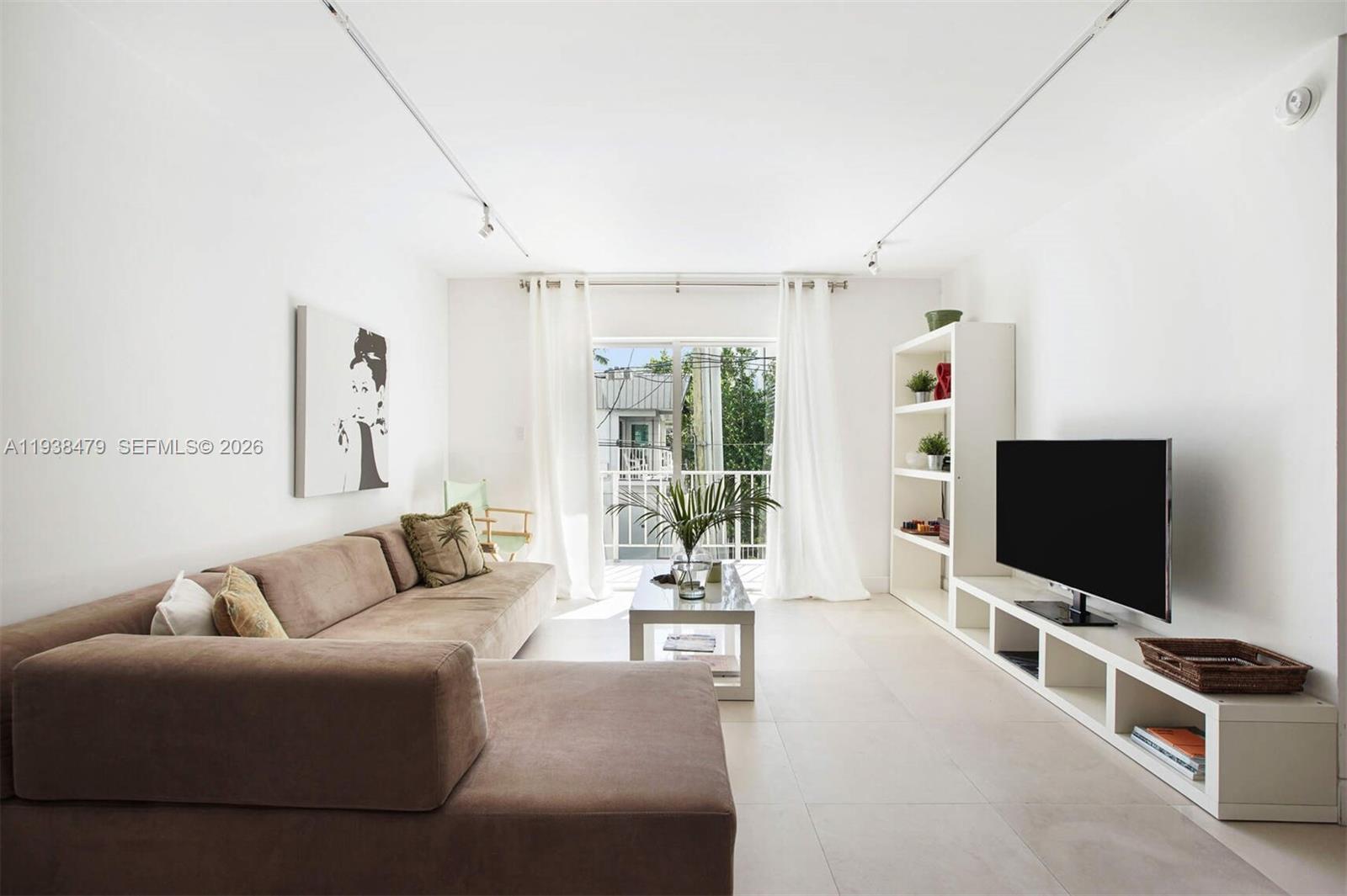 201 Jefferson Ave #2E Miami Beach, FL 33139