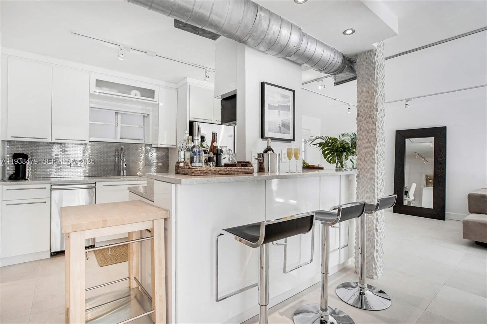 201 Jefferson Ave #2E Miami Beach, FL 33139