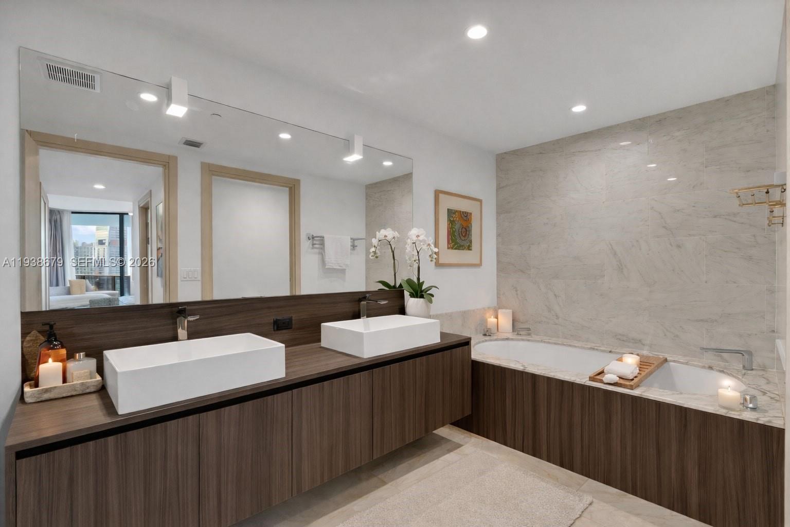 image Brickell Flatiron10