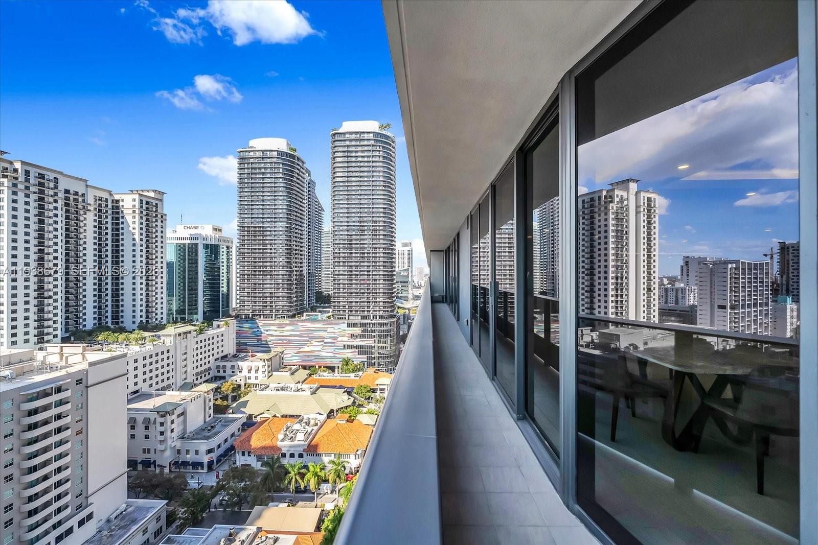 image Brickell Flatiron17