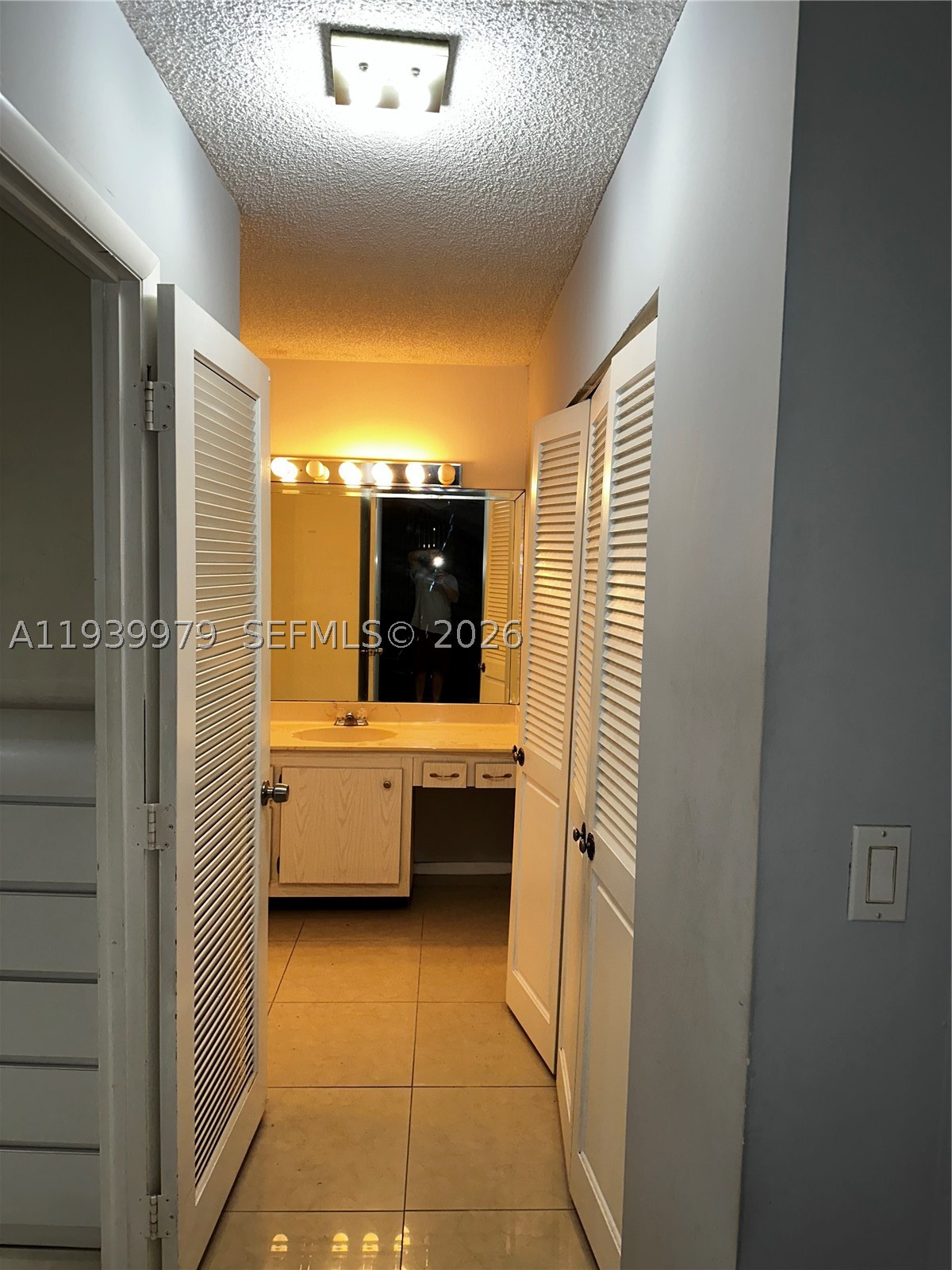 Undisclosed Address,Hollywood, FL 33019