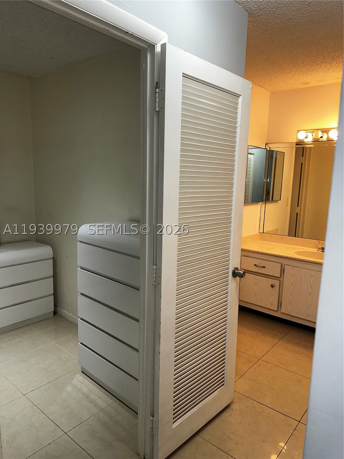 Undisclosed Address,Hollywood, FL 33019
