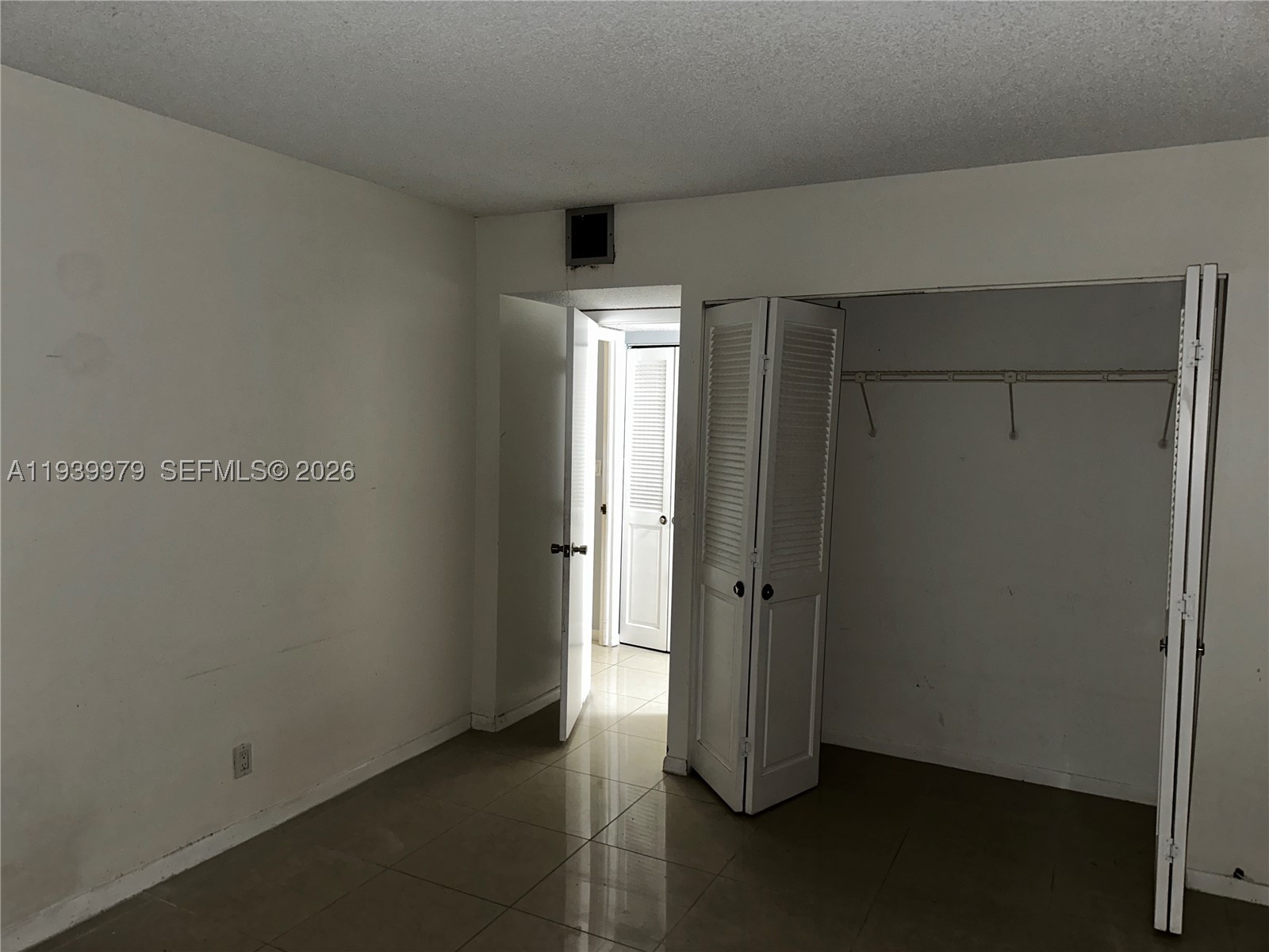 Undisclosed Address,Hollywood, FL 33019