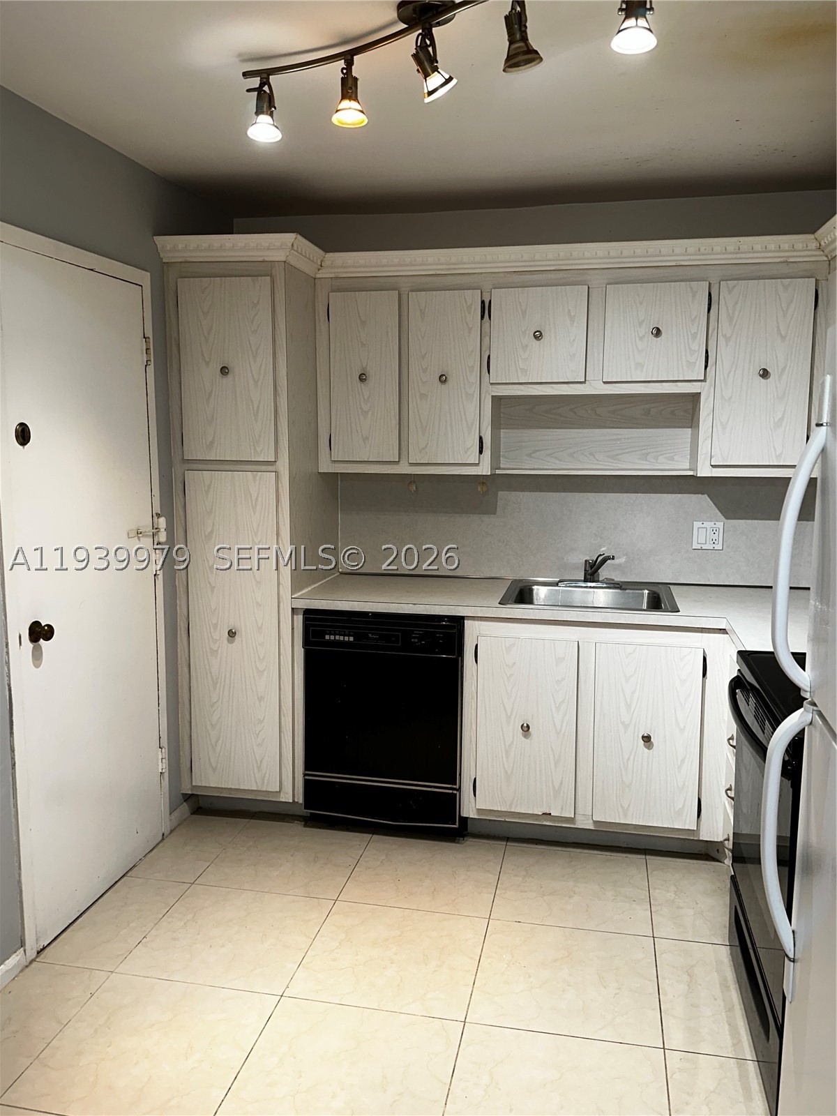 Undisclosed Address,Hollywood, FL 33019