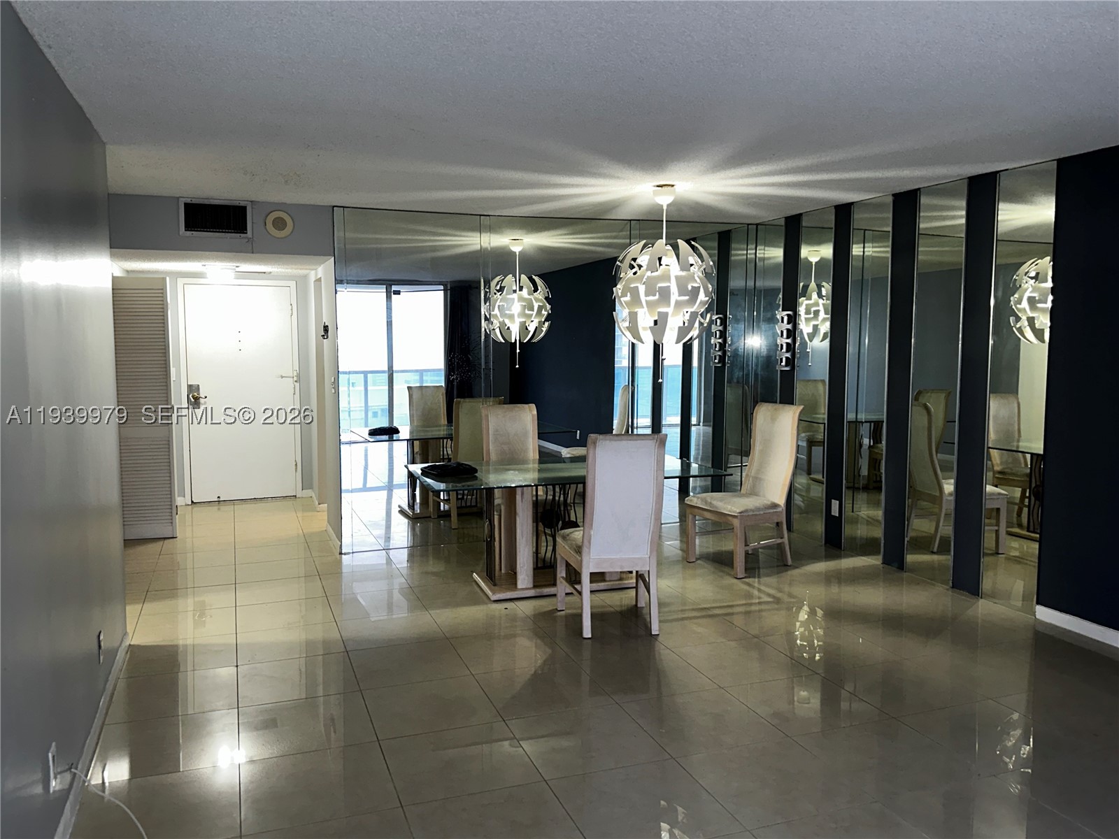 Undisclosed Address,Hollywood, FL 33019