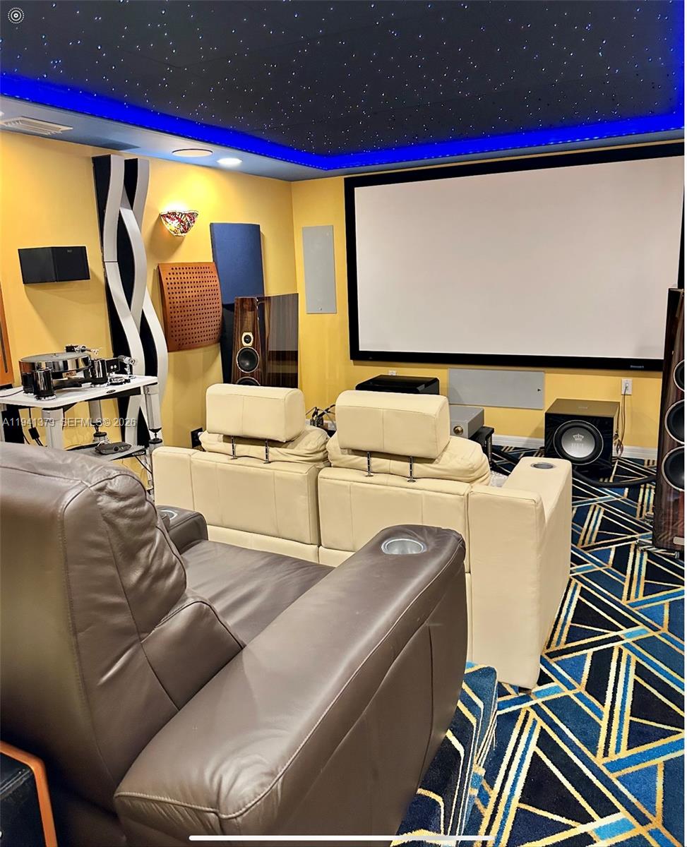 6105 Royal Poinciana Ln Tamarac, FL 33319