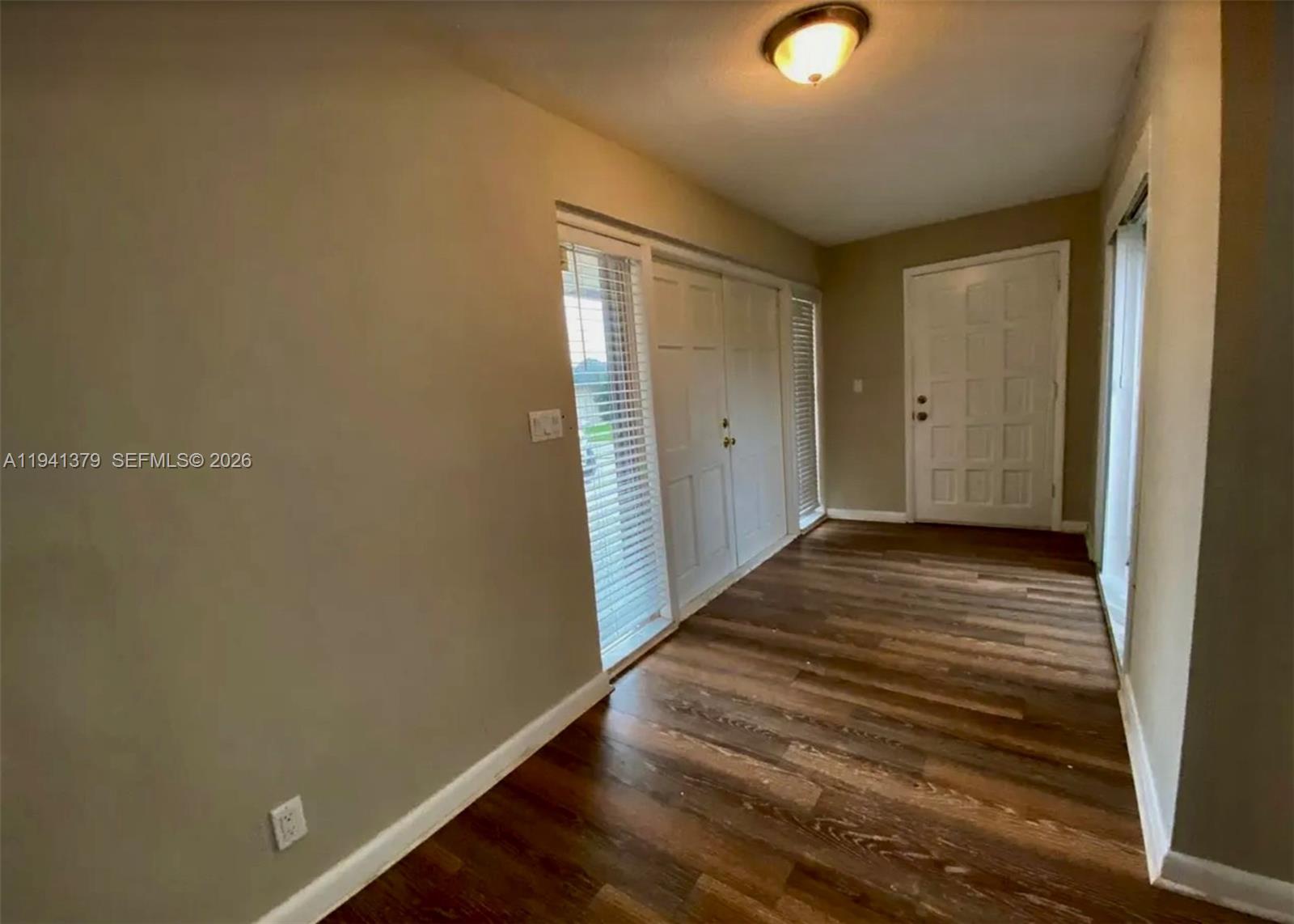 6105 Royal Poinciana Ln Tamarac, FL 33319