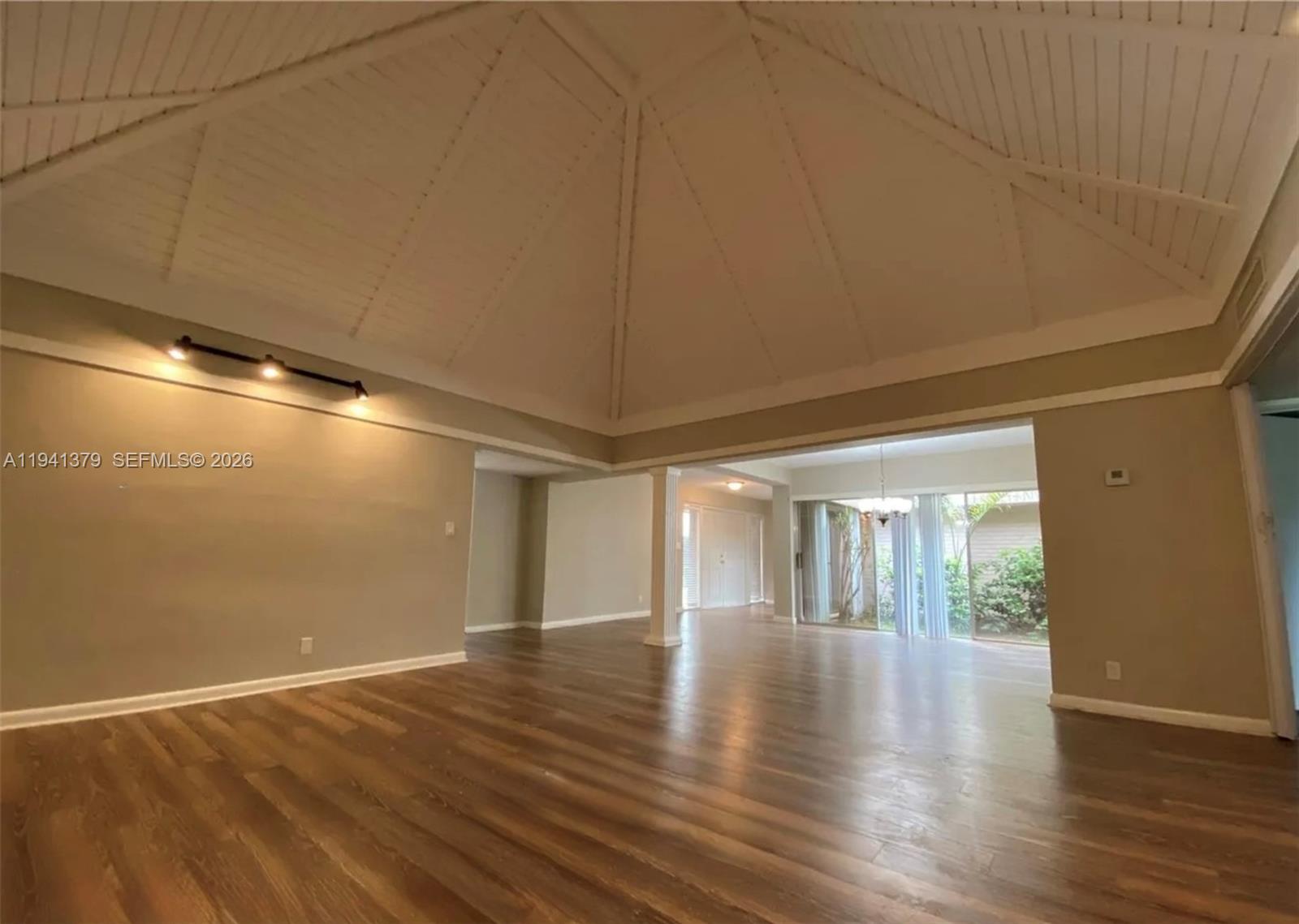 6105 Royal Poinciana Ln Tamarac, FL 33319