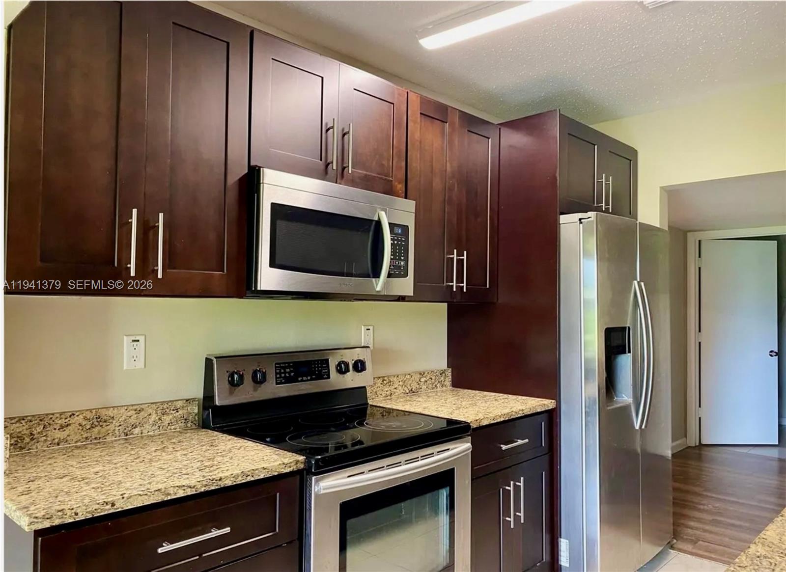 6105 Royal Poinciana Ln Tamarac, FL 33319