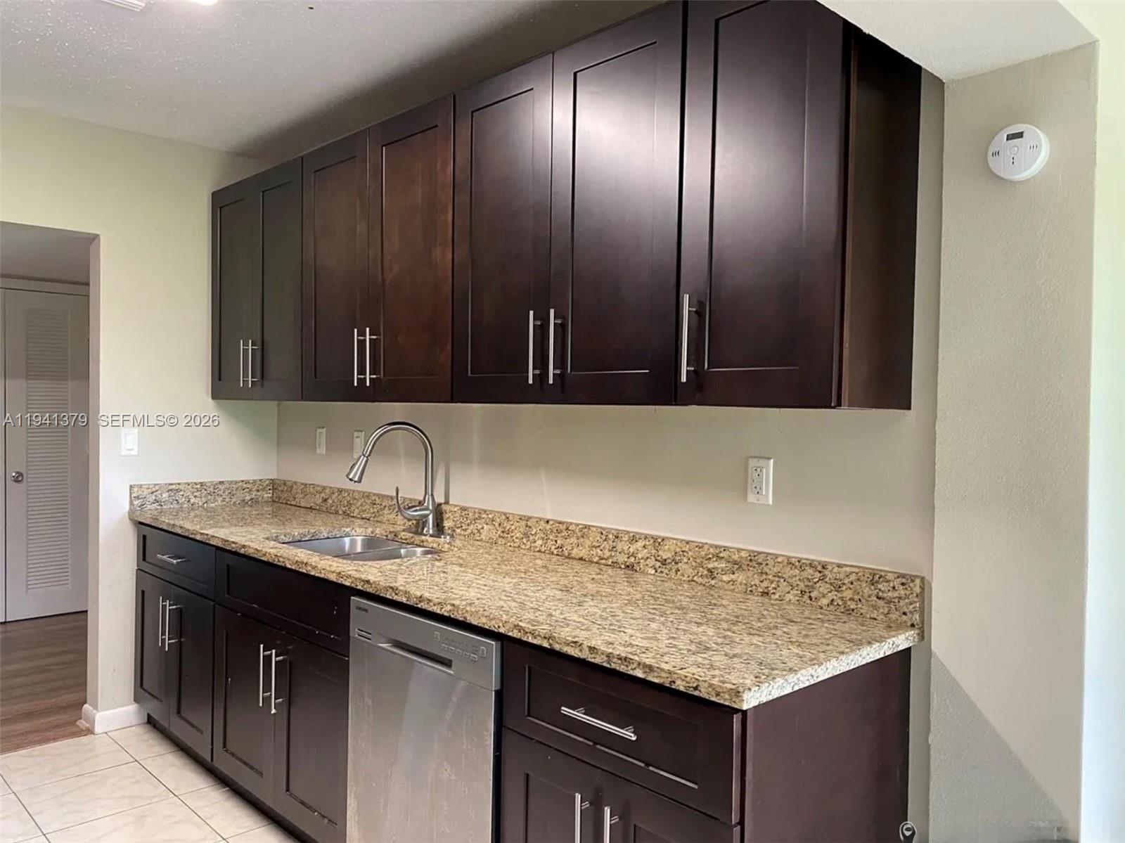 6105 Royal Poinciana Ln Tamarac, FL 33319