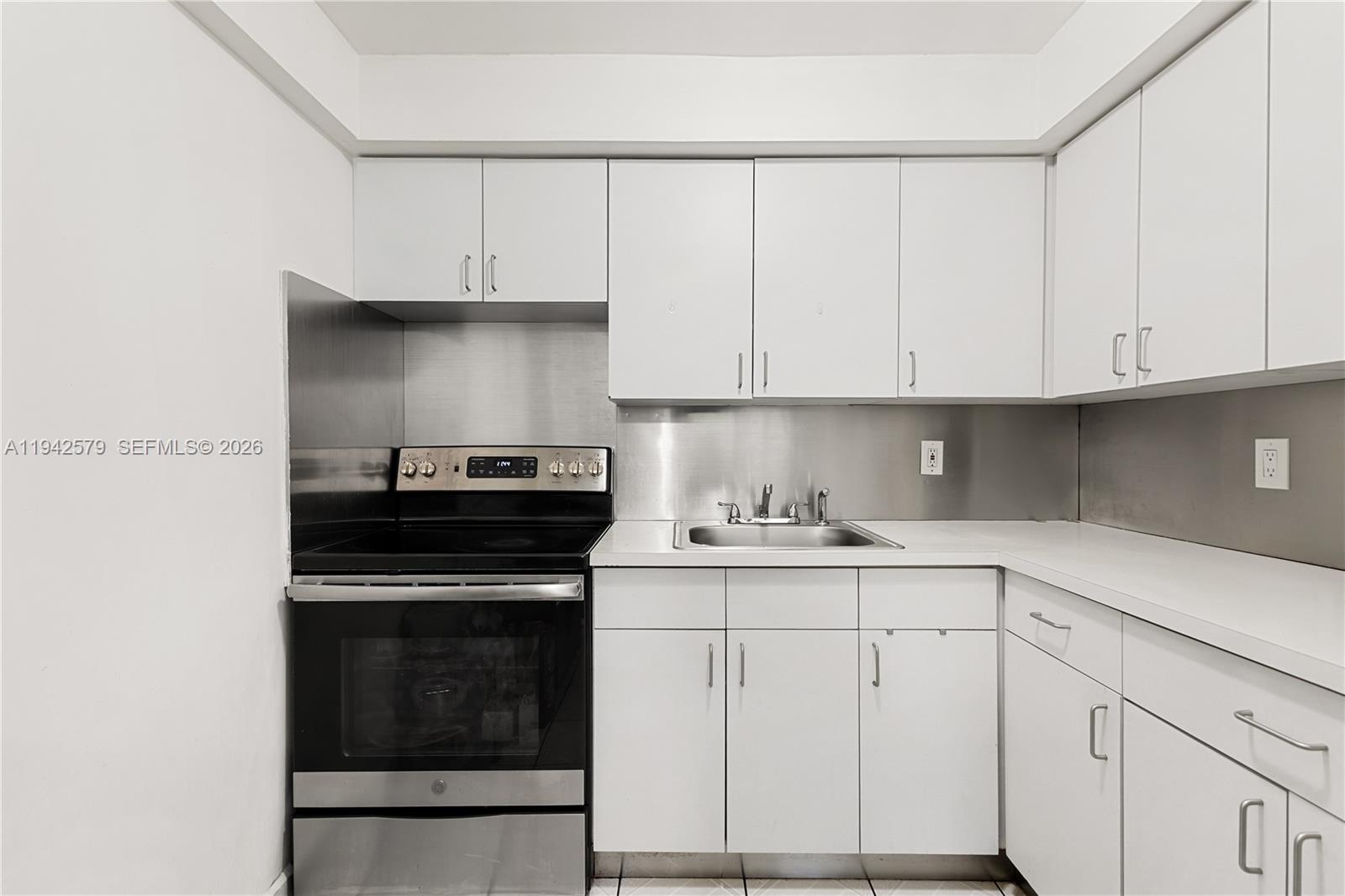 2818 SW 2nd St Miami, FL 33135