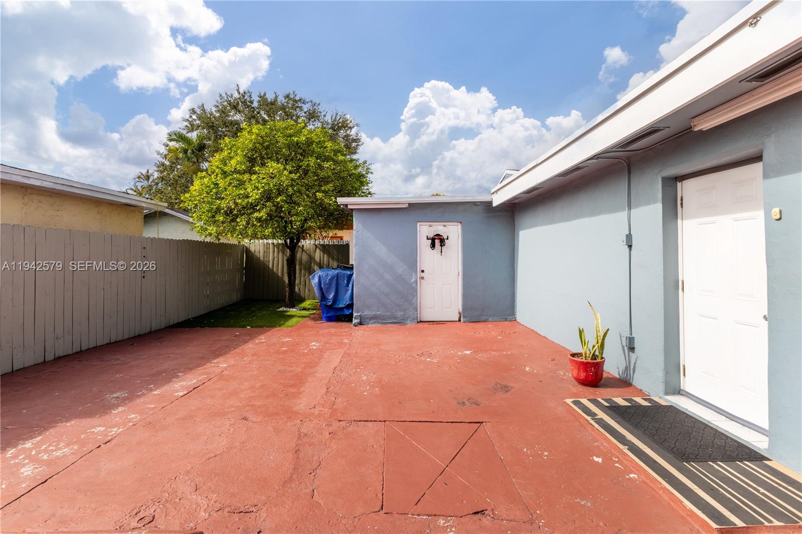 2818 SW 2nd St Miami, FL 33135