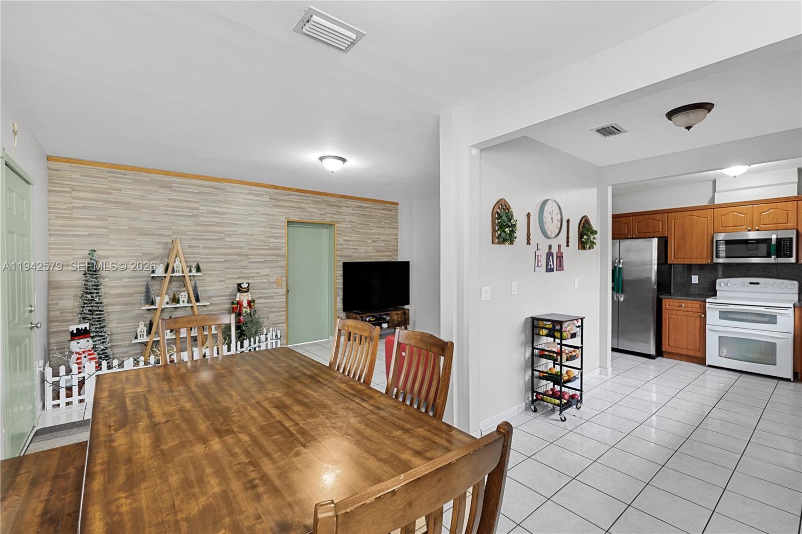 2818 SW 2nd St Miami, FL 33135