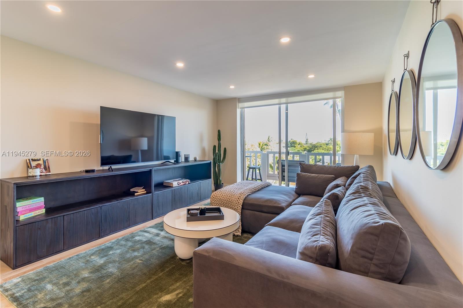 910 Michigan Ave #502 Miami Beach, FL 33139