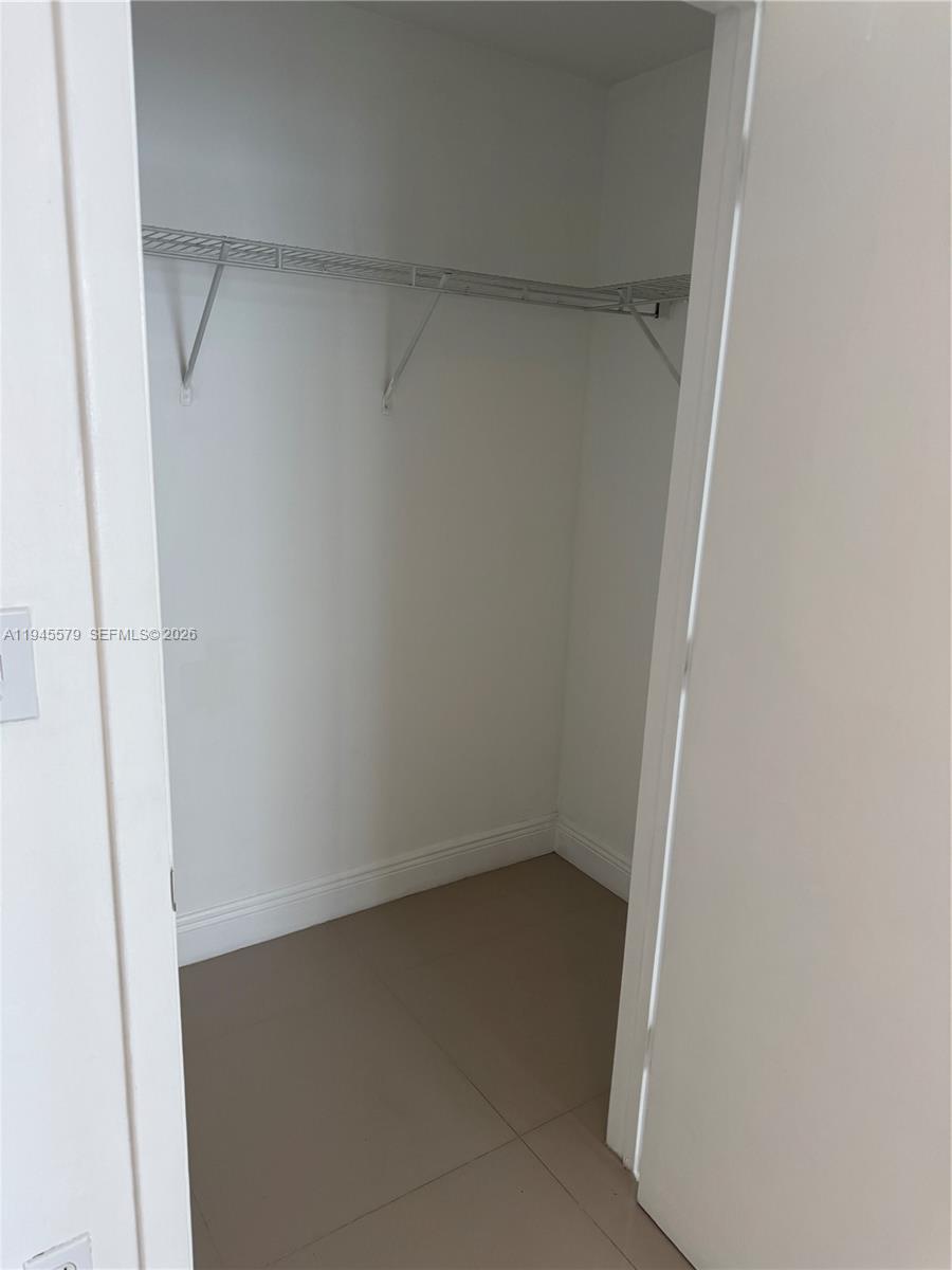 image Vizcayne North17