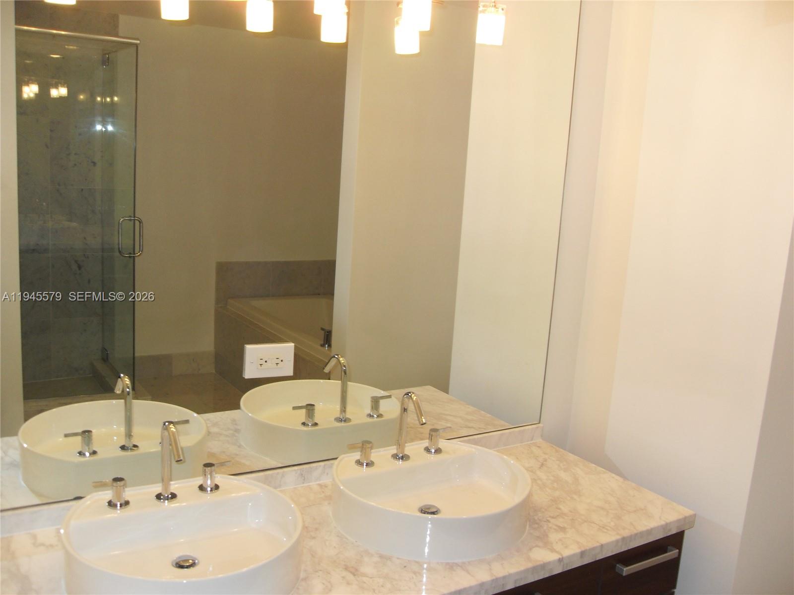 image Vizcayne North20