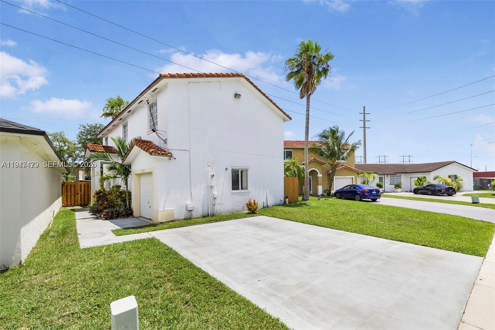 13723 SW 160th Ter Miami, FL 33177