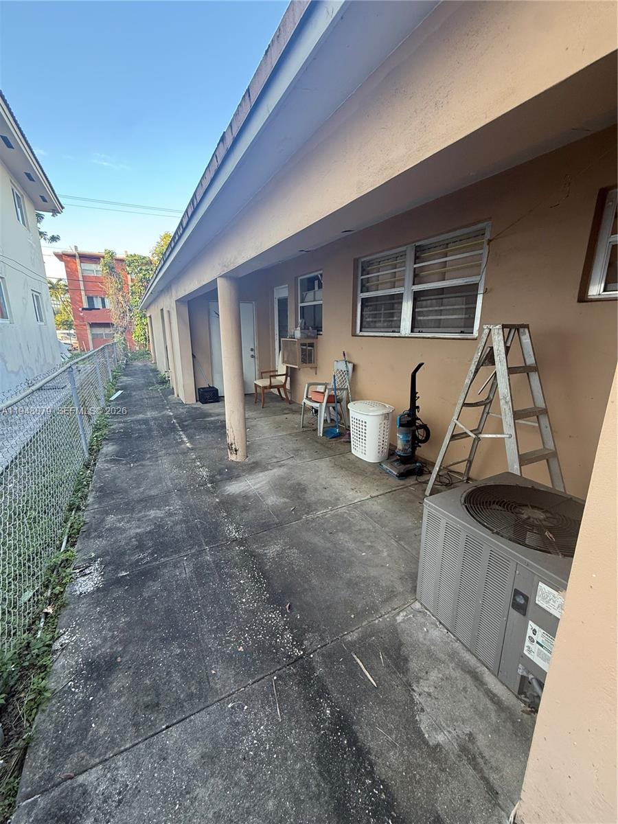 5181 NW 5th St Miami, FL 33126