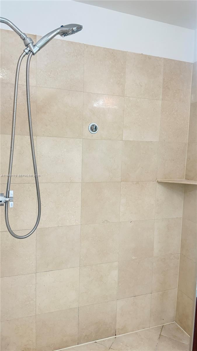 image Axis on Brickell South16