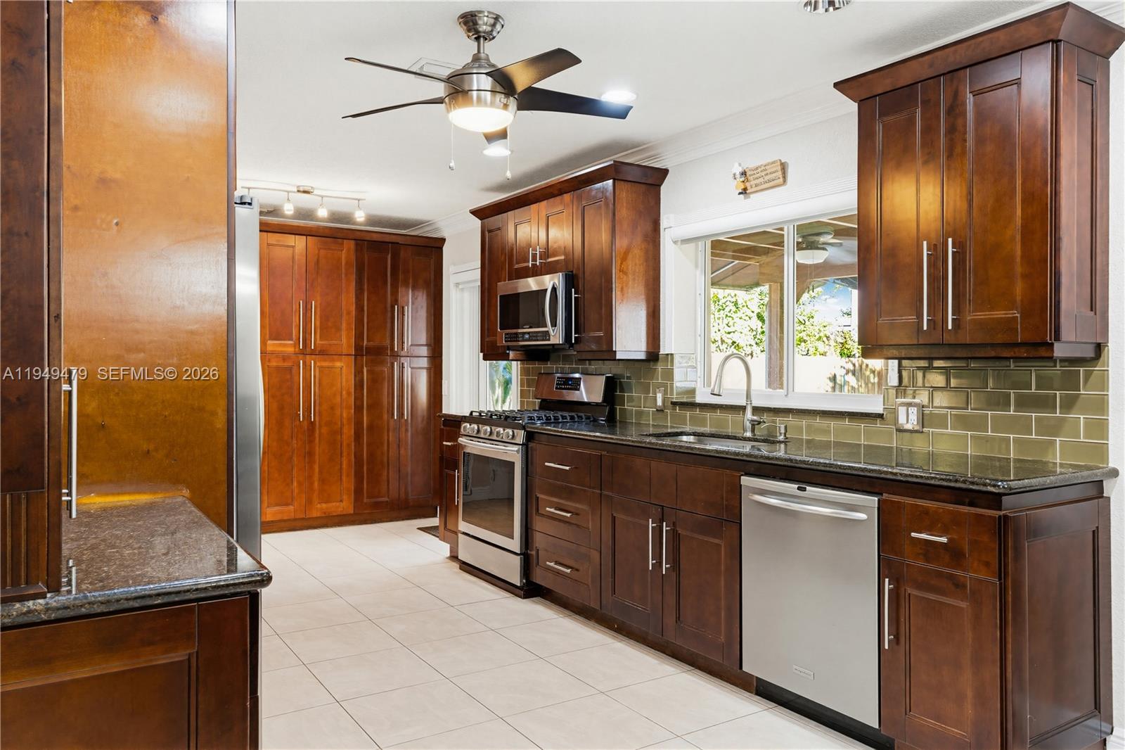 9461 SW 31st Ter Miami, FL 33165