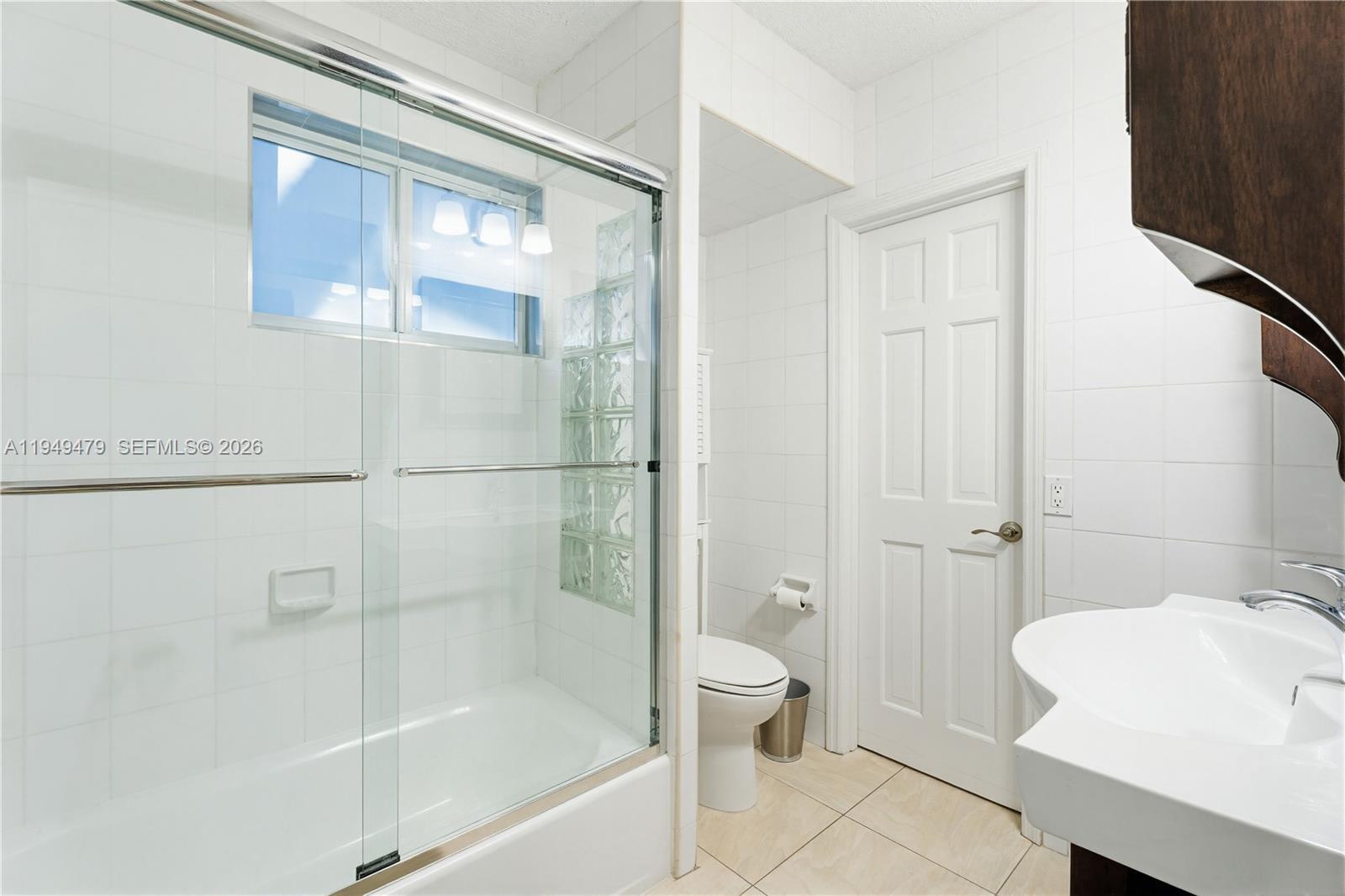 9461 SW 31st Ter Miami, FL 33165