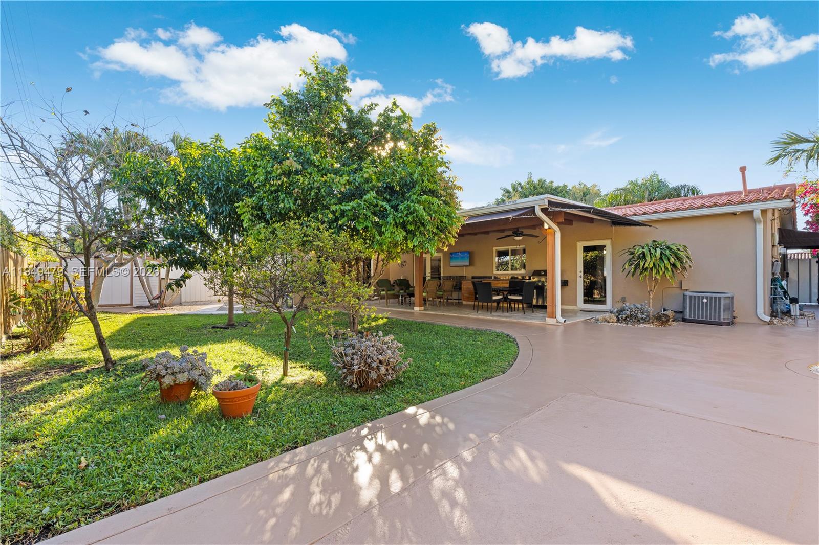 9461 SW 31st Ter Miami, FL 33165